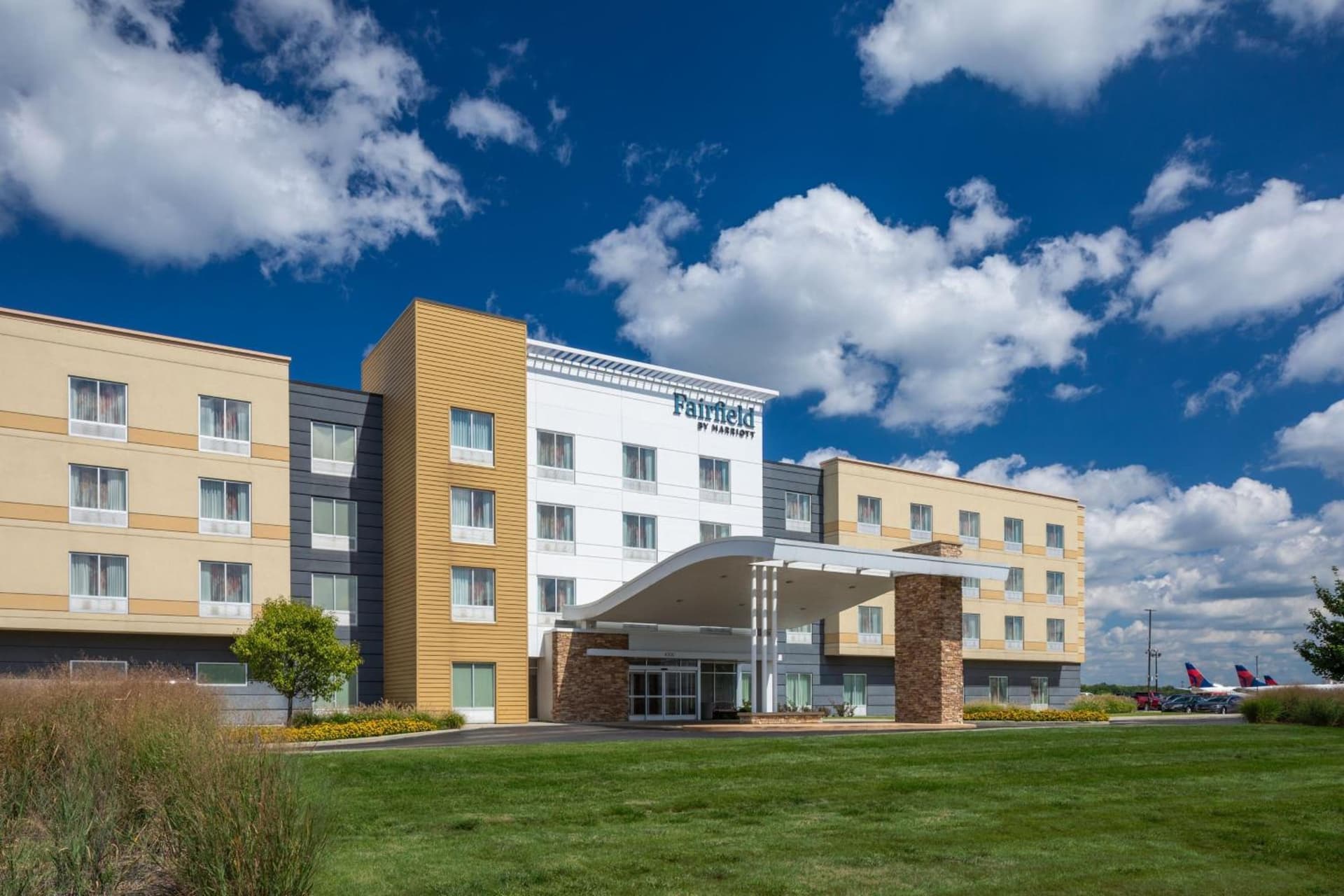 Fairfield Inn & Suites by Marriott Columbus Airport property views in Columbus, OH — gallery photo 3