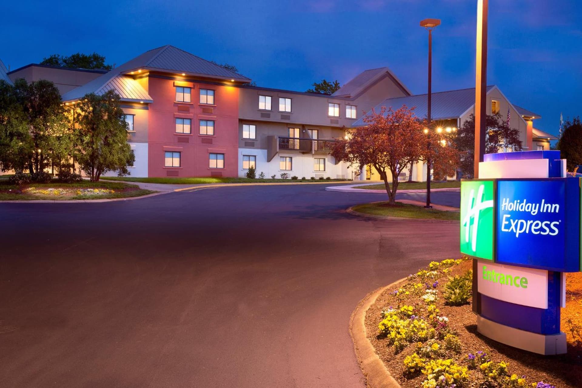 Holiday Inn Express Nashville Airport by IHG featured exterior or lobby in Nashville, TN — similar hotel