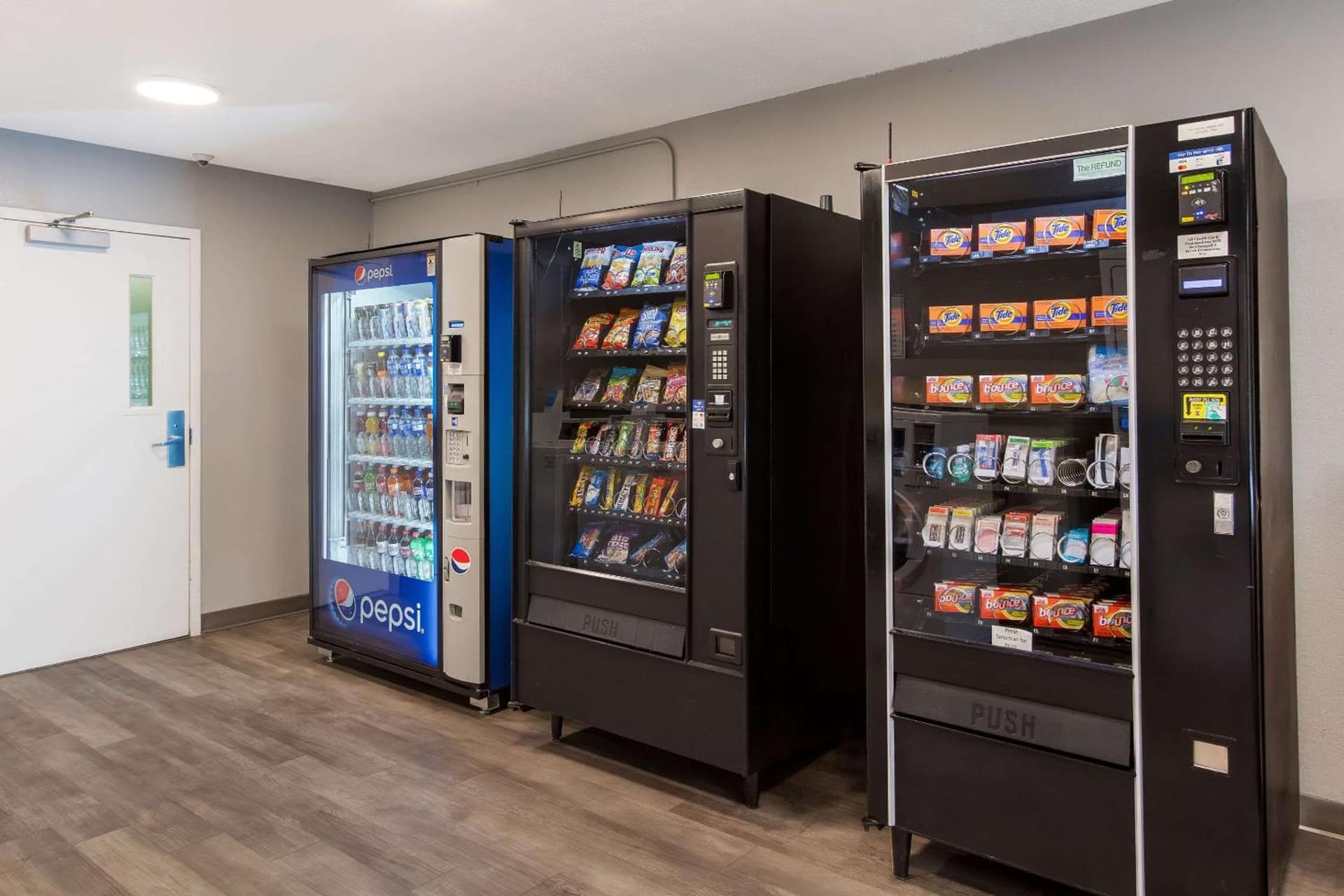 MainStay Suites Denver Tech Center property views in Centennial, CO — gallery photo 3