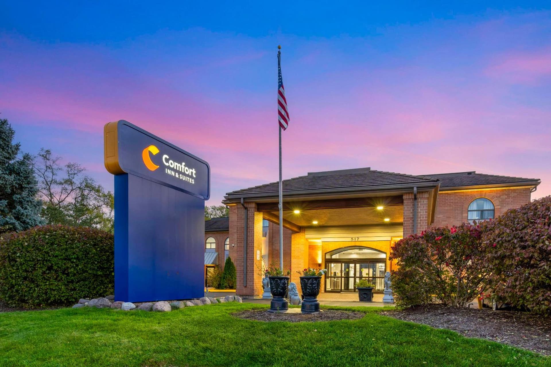 Comfort Inn & Suites Mundelein-Vernon Hills interior in Mundelein, IL — gallery photo 2