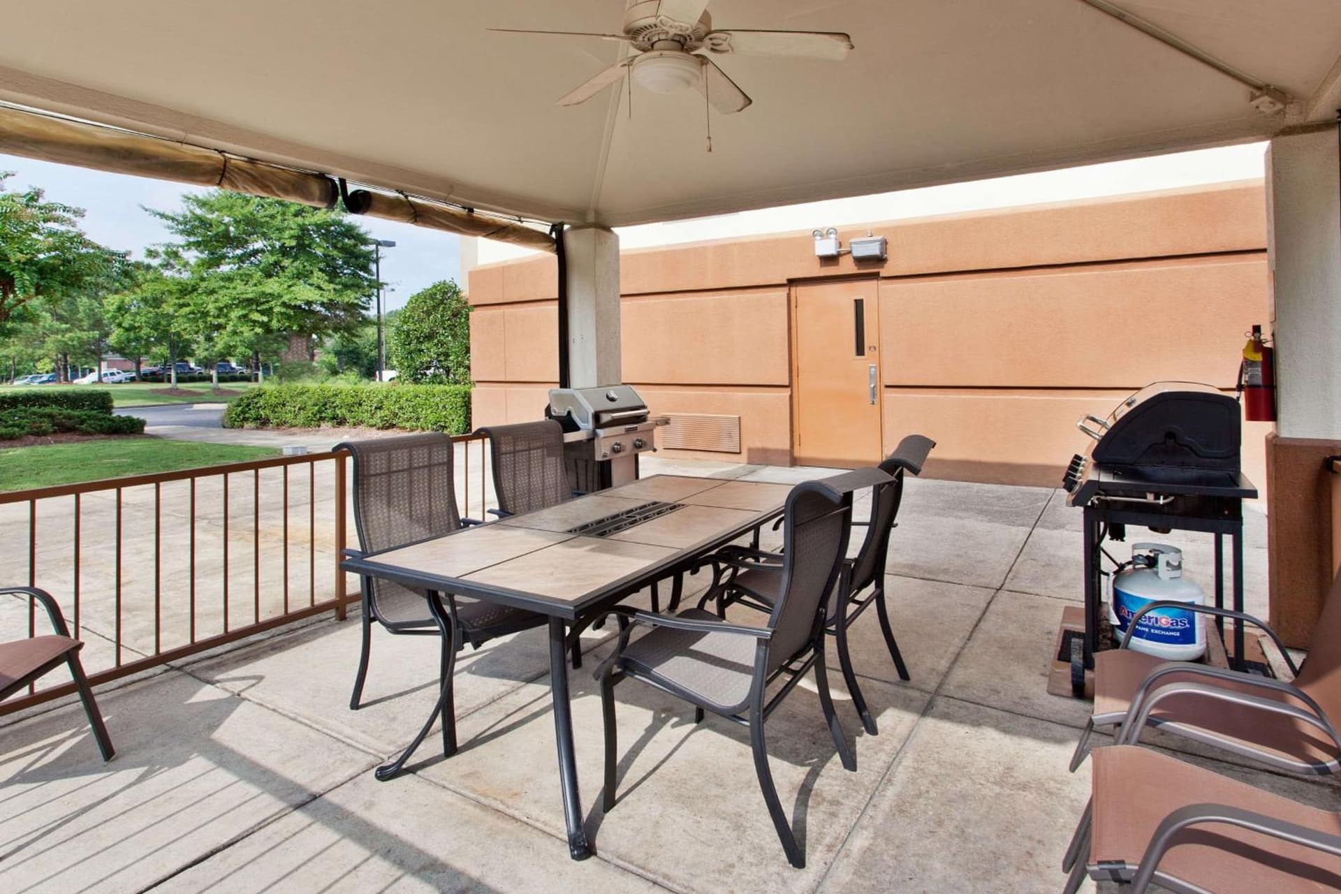 Sonesta Simply Suites Orange County Airport gallery photo in Santa Ana, CA — image 23