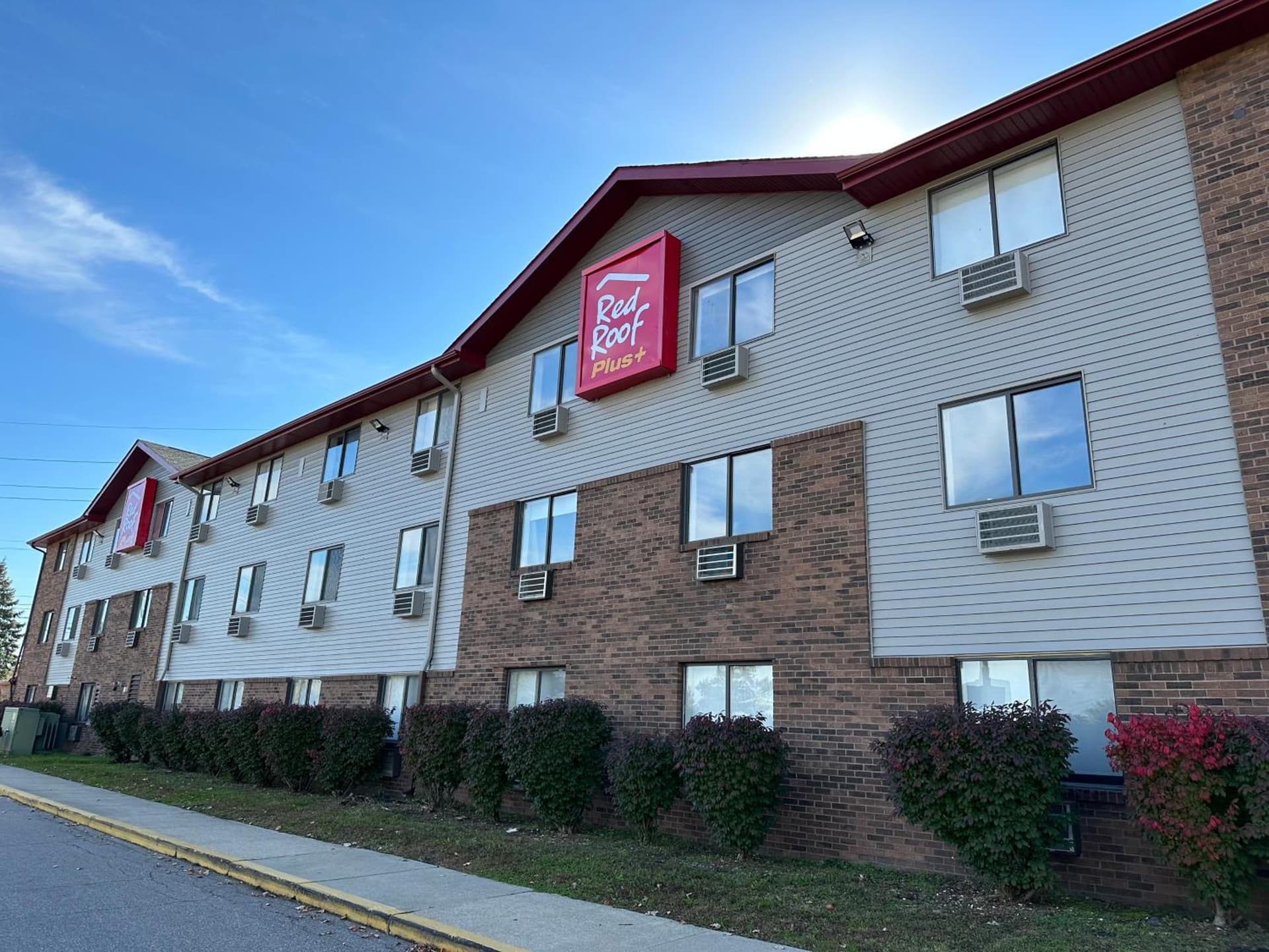 Red Roof Inn PLUS Belleville property views in Belleville, MI — gallery photo 3