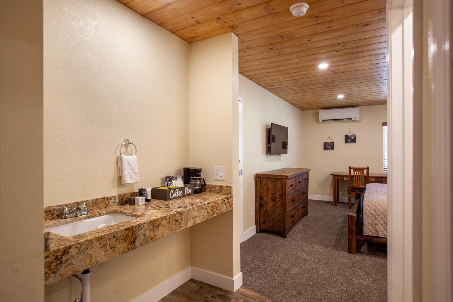 Tahquitz Pines Retreat gallery photo in Idyllwild, CA — image 64
