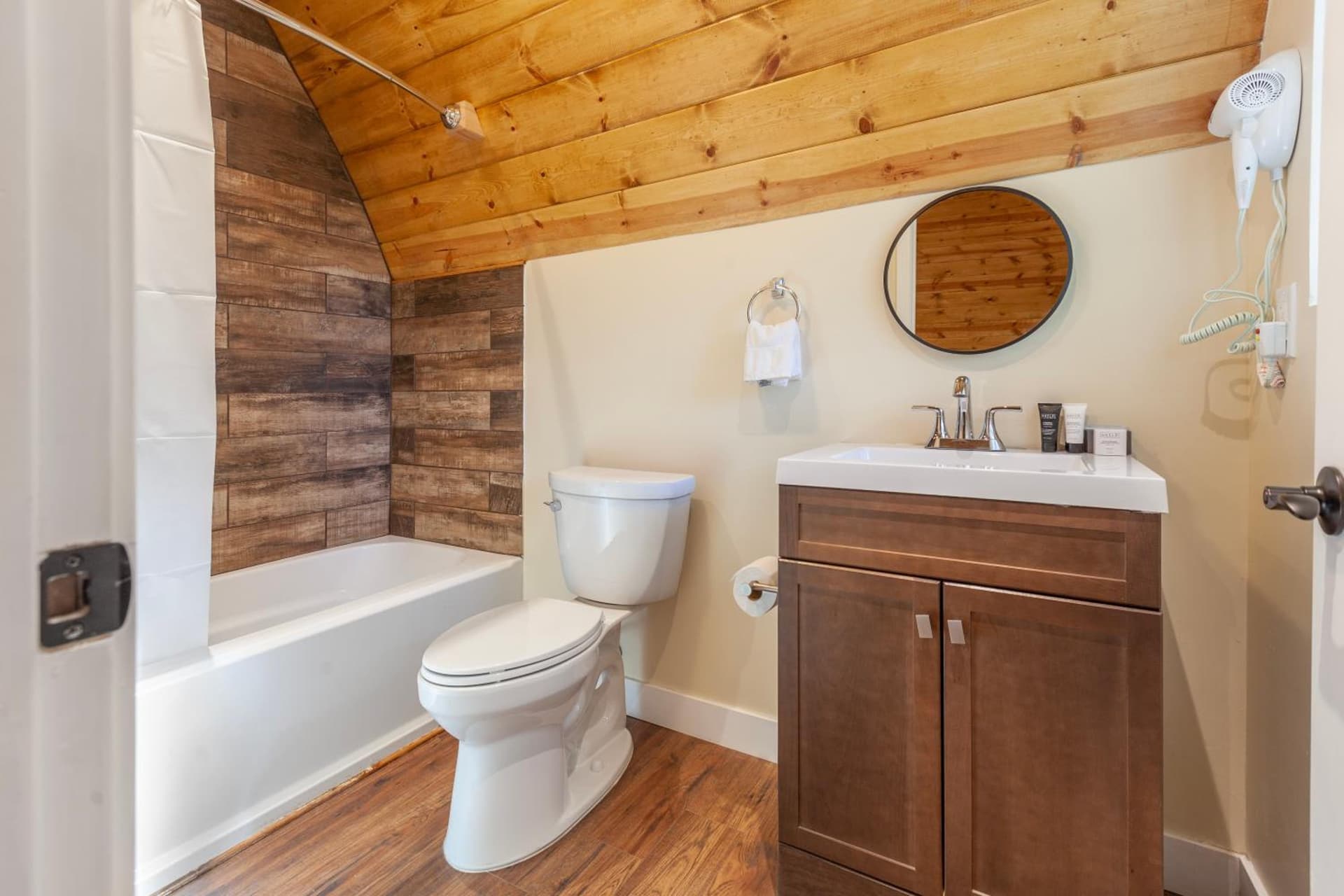 Tahquitz Pines Retreat gallery photo in Idyllwild, CA — image 21