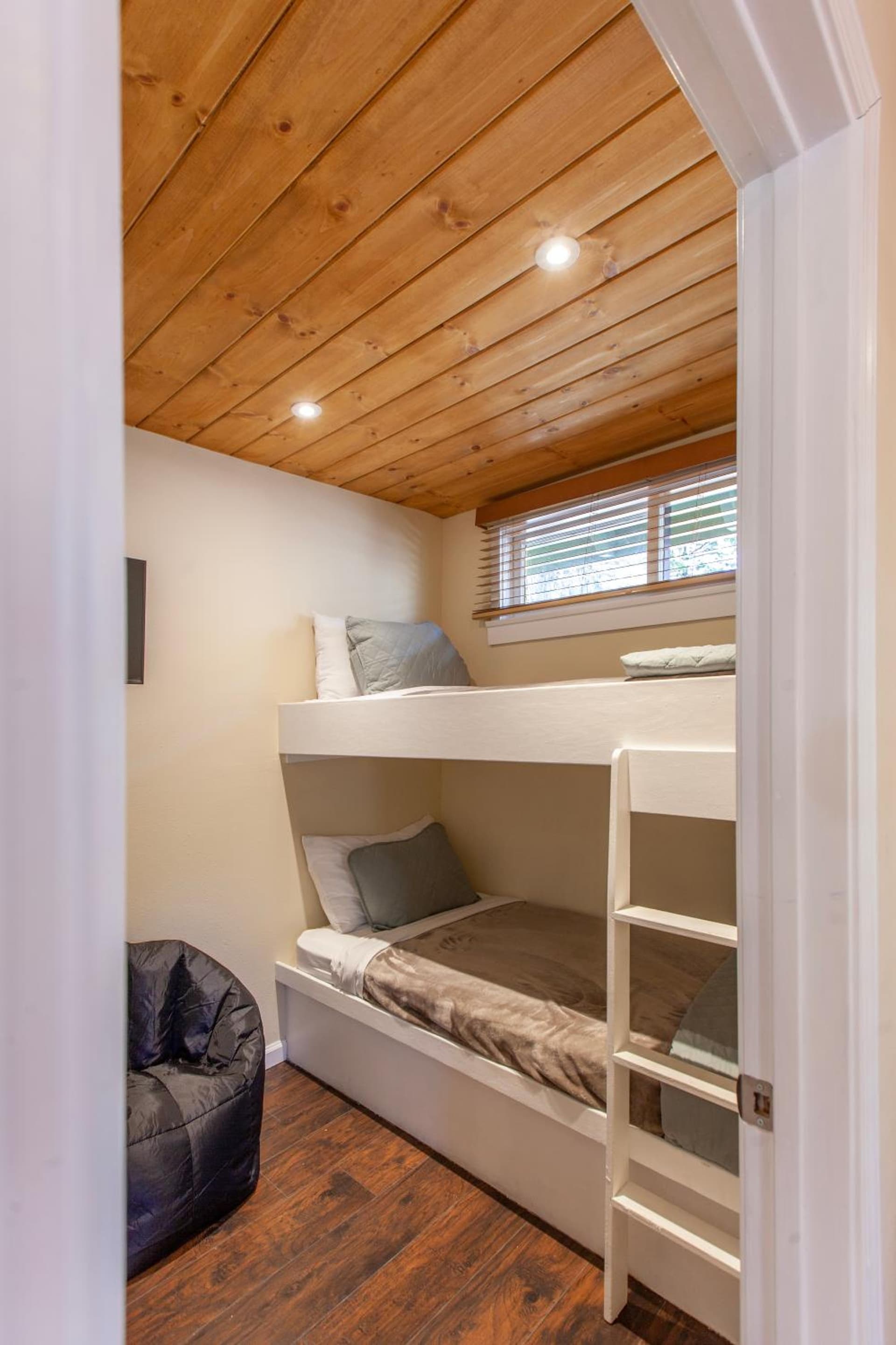 Tahquitz Pines Retreat gallery photo in Idyllwild, CA — image 107