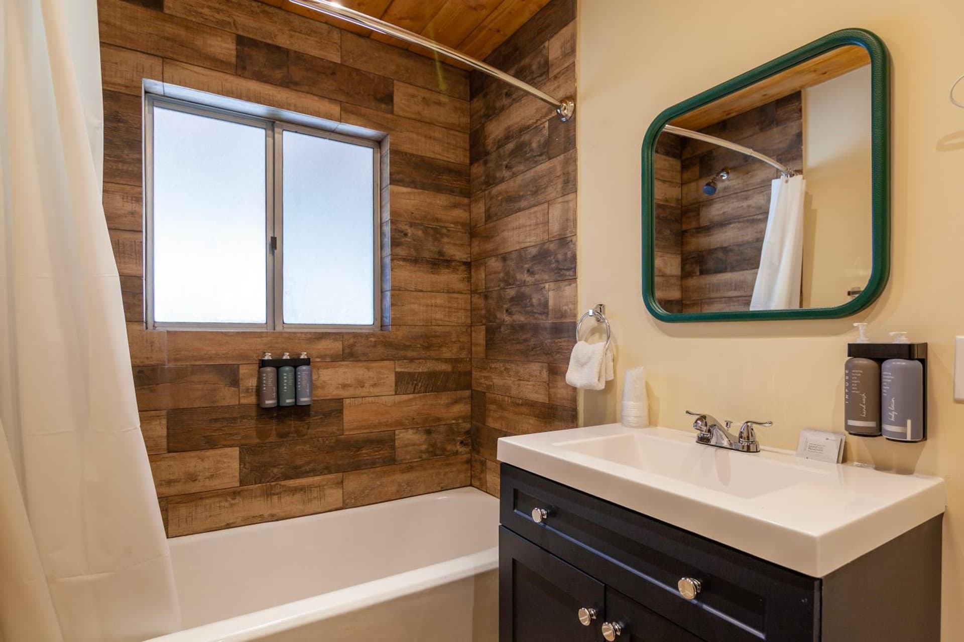 Tahquitz Pines Retreat gallery photo in Idyllwild, CA — image 47