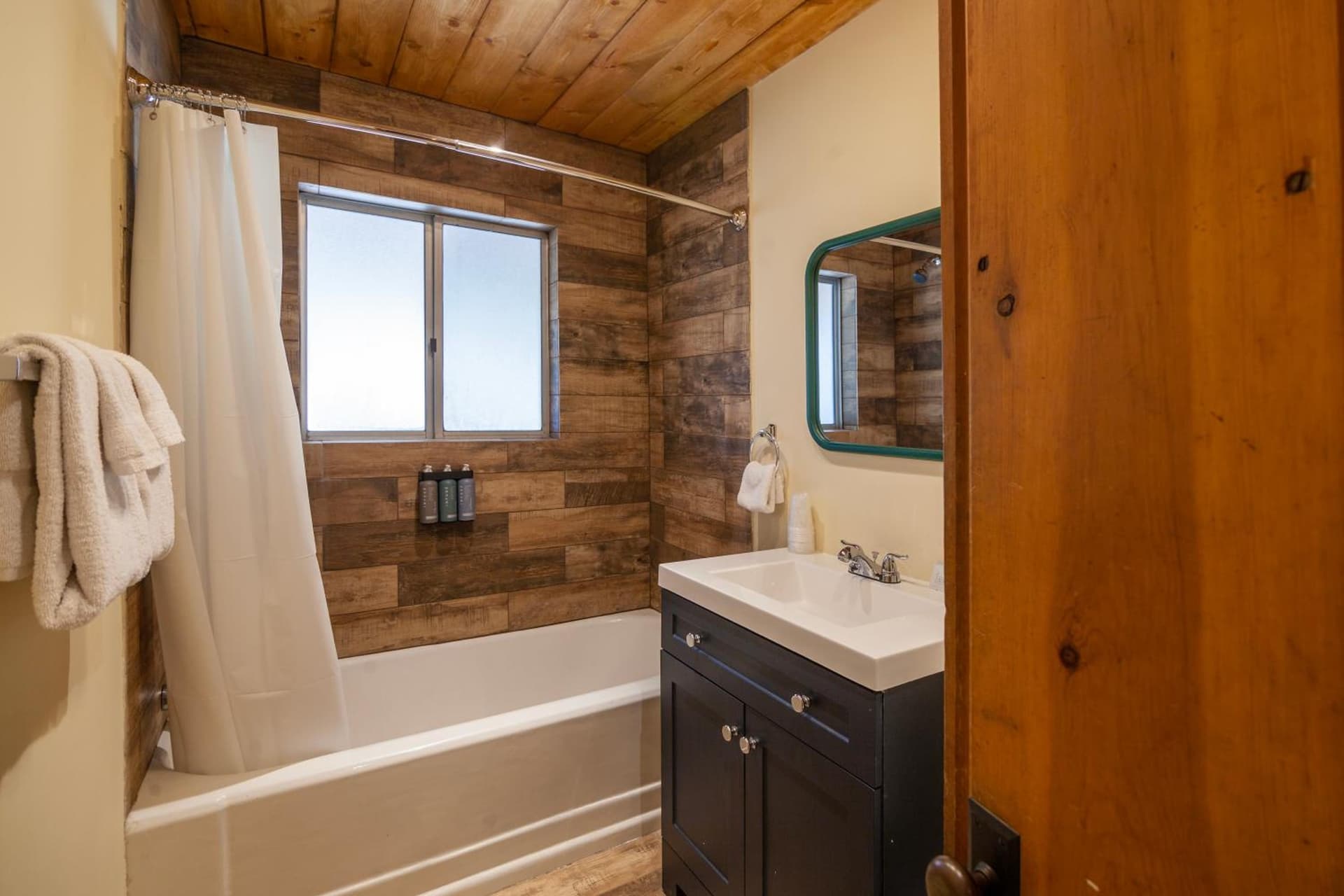 Tahquitz Pines Retreat gallery photo in Idyllwild, CA — image 98