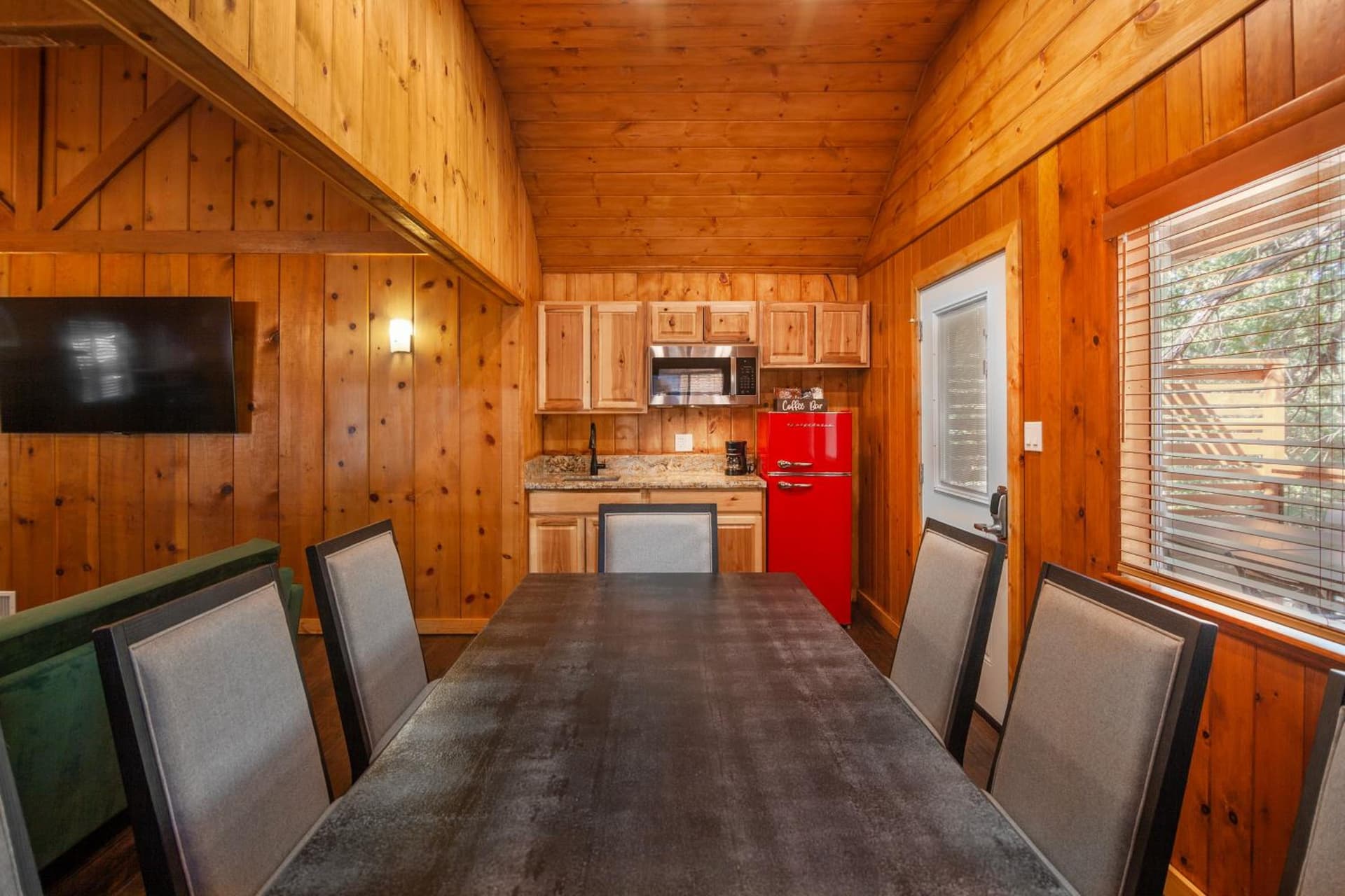 Tahquitz Pines Retreat gallery photo in Idyllwild, CA — image 9
