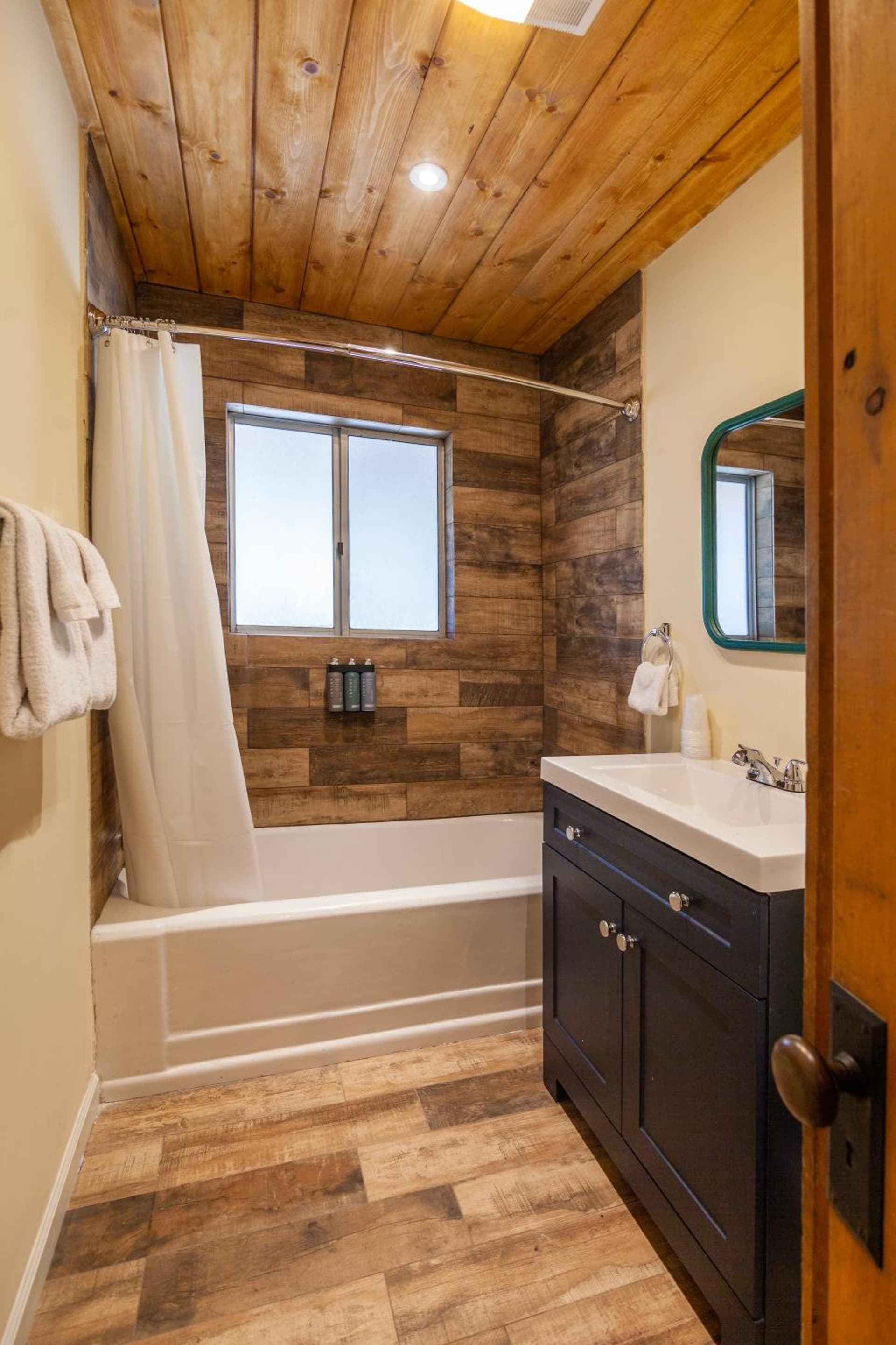 Tahquitz Pines Retreat gallery photo in Idyllwild, CA — image 71