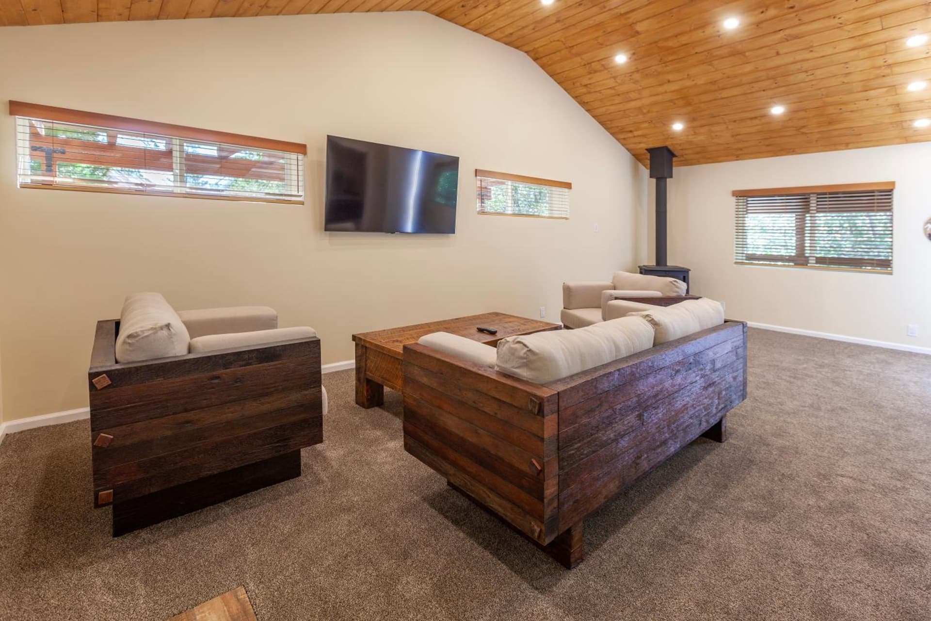 Tahquitz Pines Retreat gallery photo in Idyllwild, CA — image 86