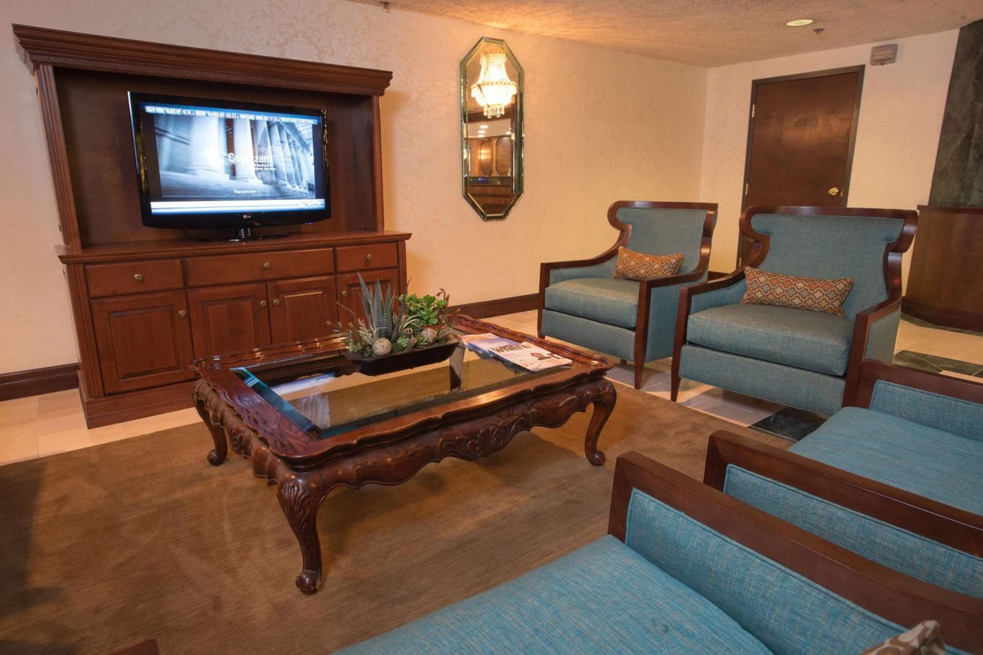 Pear Tree Inn St Louis Convention Center interior in Saint Louis, MO — gallery photo 2