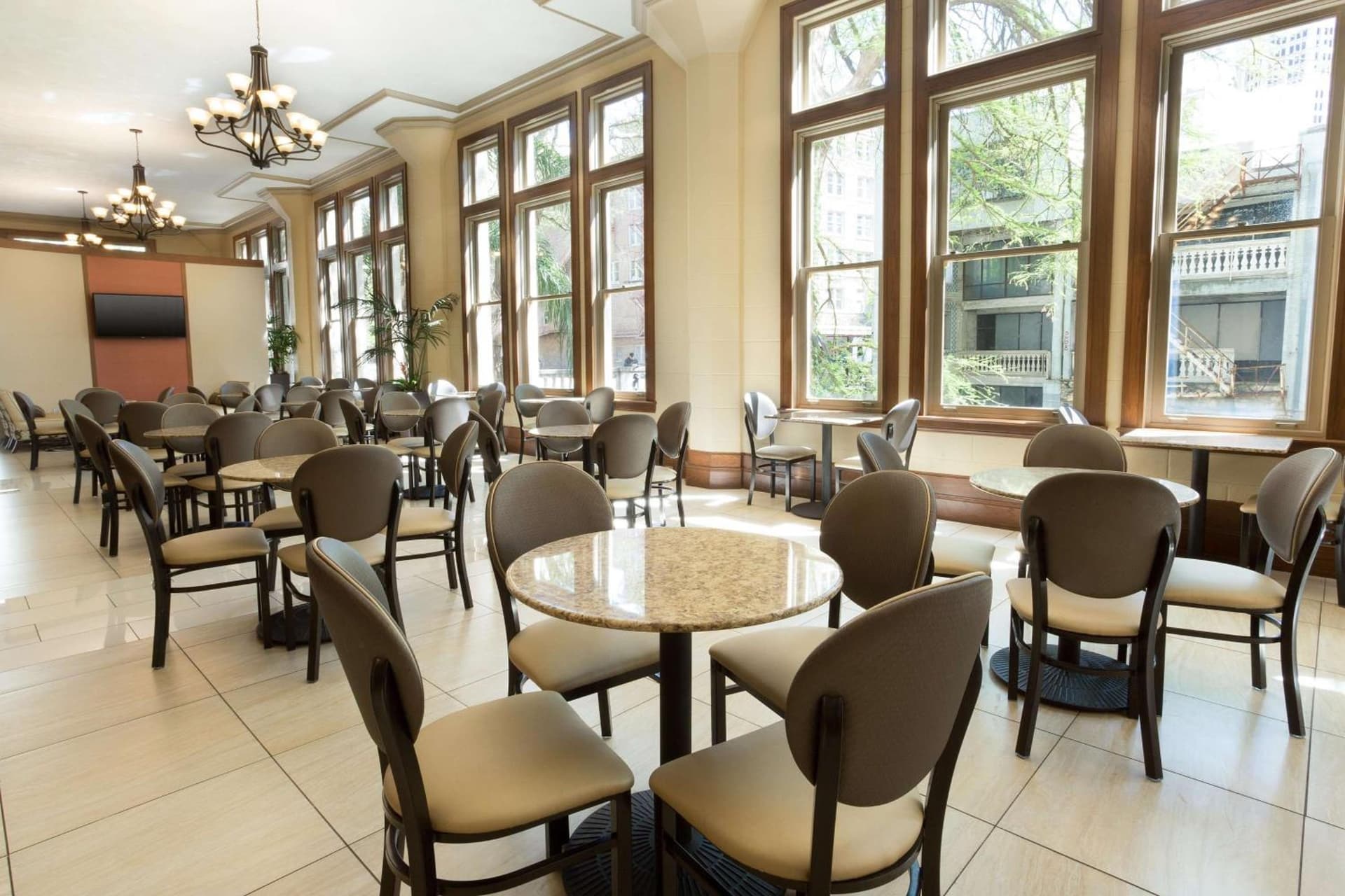 Drury Inn & Suites San Antonio Riverwalk gallery photo in San Antonio, TX — image 24