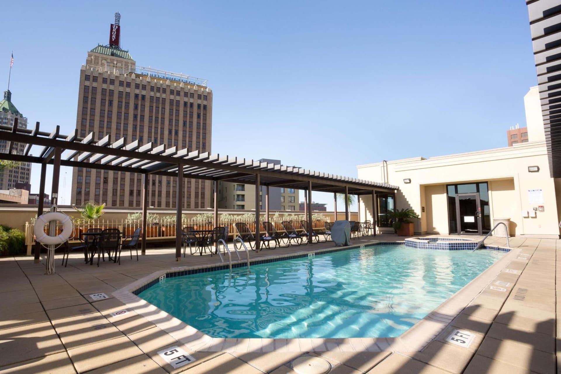 Drury Inn & Suites San Antonio Riverwalk gallery photo in San Antonio, TX — image 10