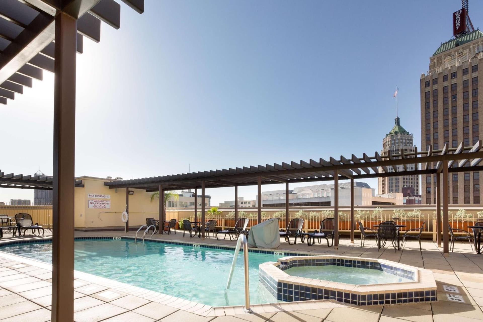 Drury Inn & Suites San Antonio Riverwalk gallery photo in San Antonio, TX — image 34