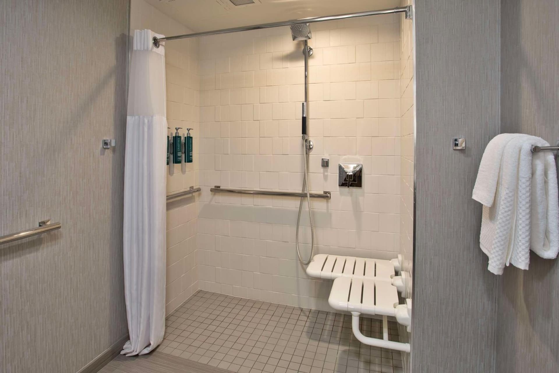DoubleTree by Hilton Lansing gallery photo in Lansing, MI — image 15