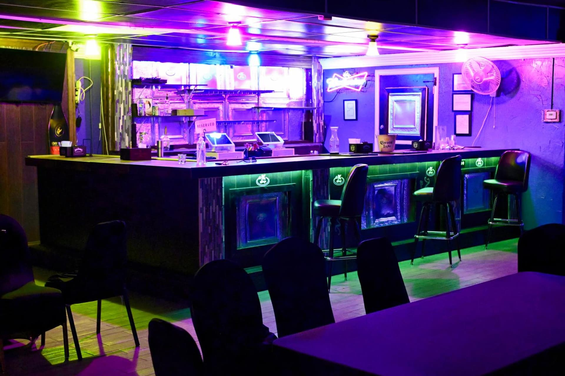 R Nite Star Hotel At Arlington Entertainment District gallery photo in Arlington, TX — image 8