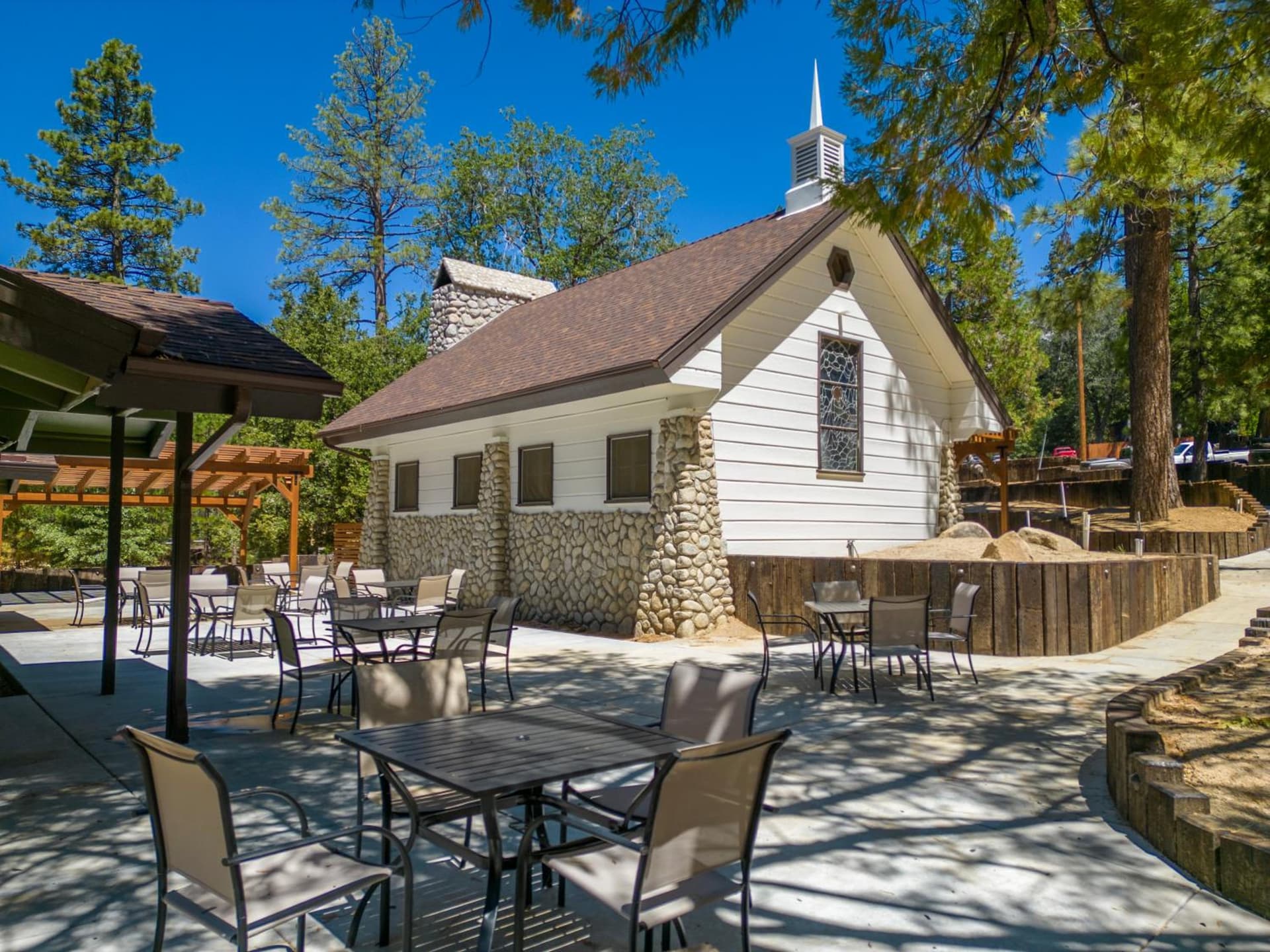 Tahquitz Pines Retreat gallery photo in Idyllwild, CA — image 59
