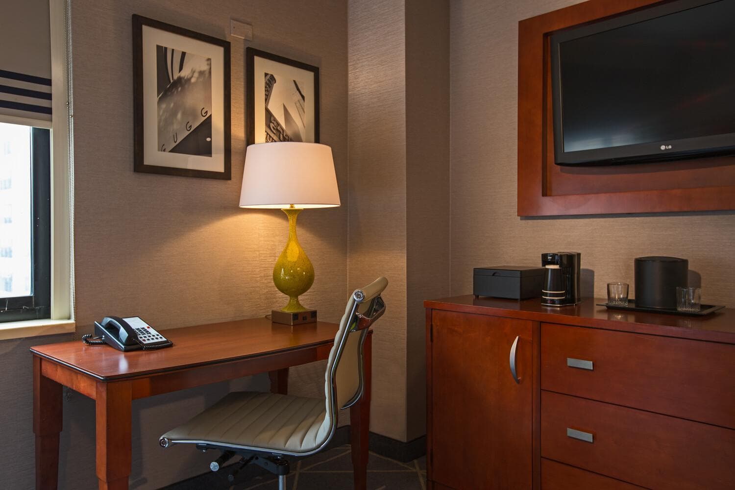 Courtyard by Marriott New York Manhattan/ Fifth Avenue property views in New York, NY — gallery photo 3