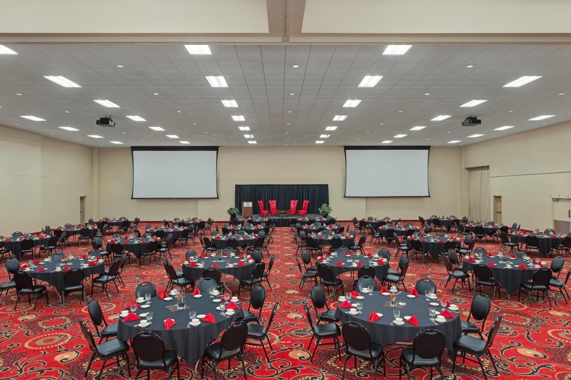 Holiday Inn Des Moines-Airport Conf Center by IHG gallery photo in Des Moines, IA — image 6