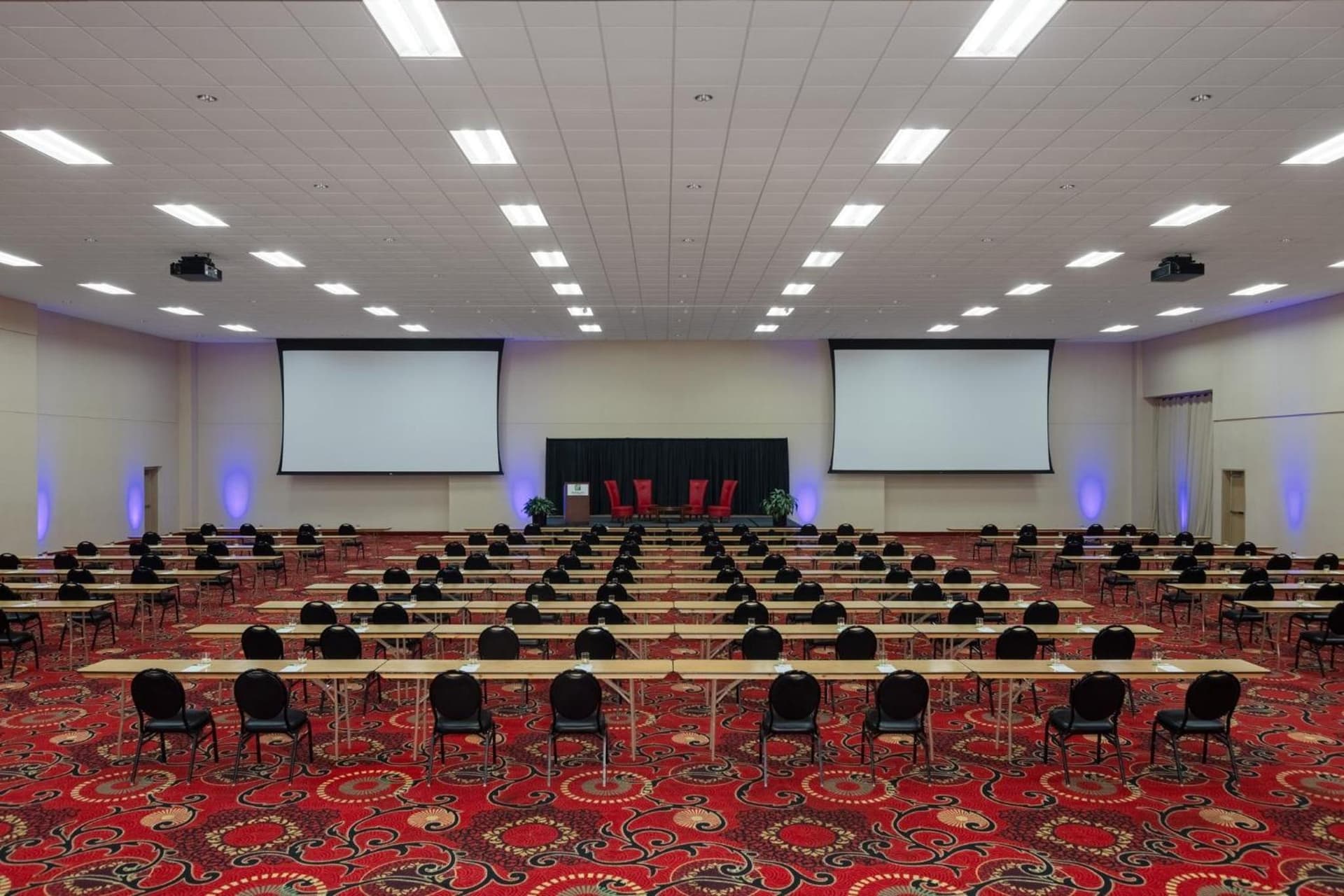 Holiday Inn Des Moines-Airport Conf Center by IHG gallery photo in Des Moines, IA — image 24