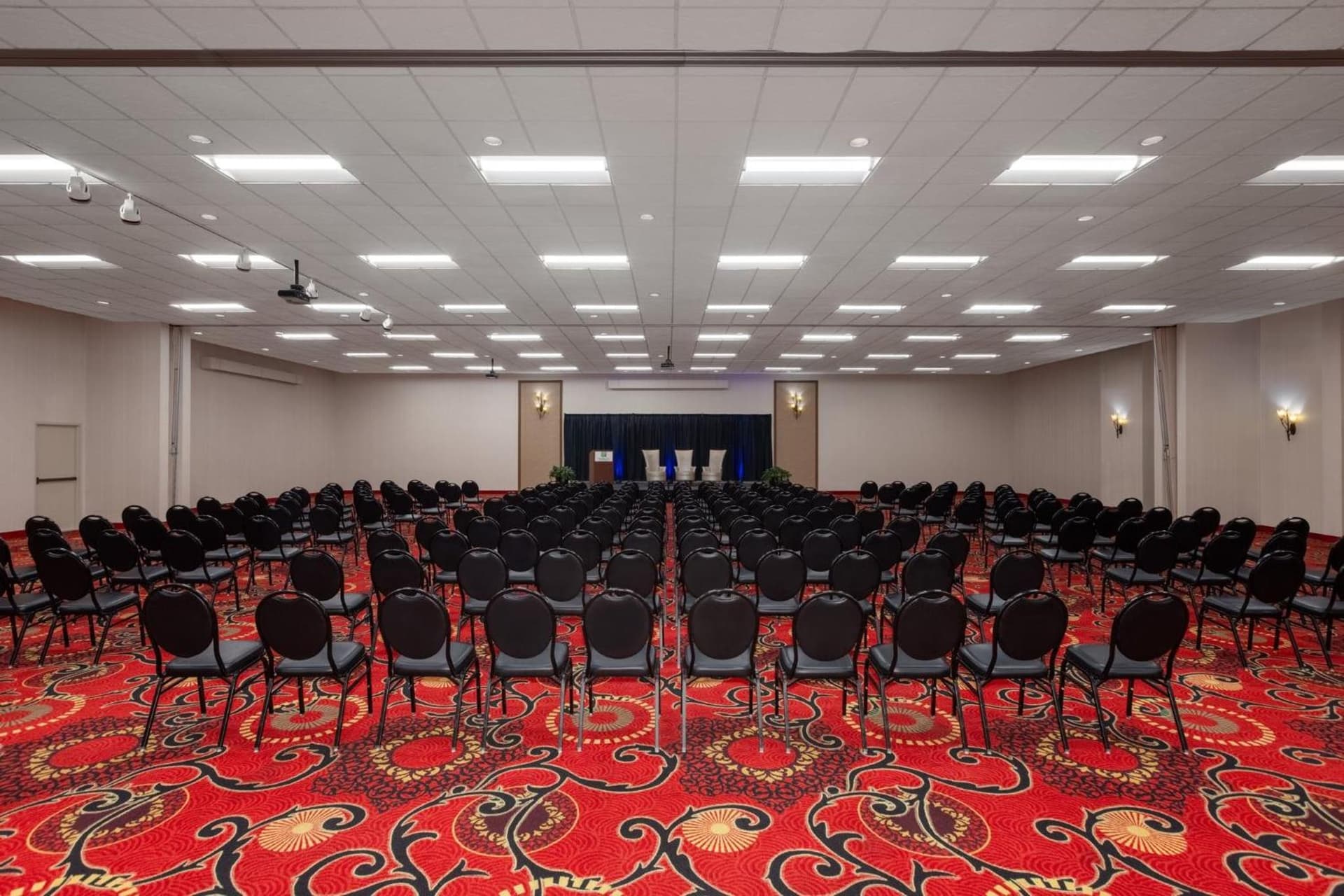 Holiday Inn Des Moines-Airport Conf Center by IHG gallery photo in Des Moines, IA — image 35