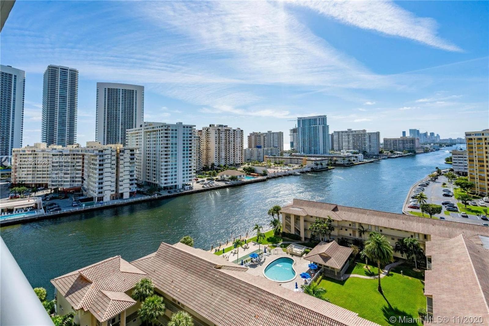 Water View Building With Pool - 5-Min Walk To The Beach property views in Hallandale Beach, FL — gallery photo 3