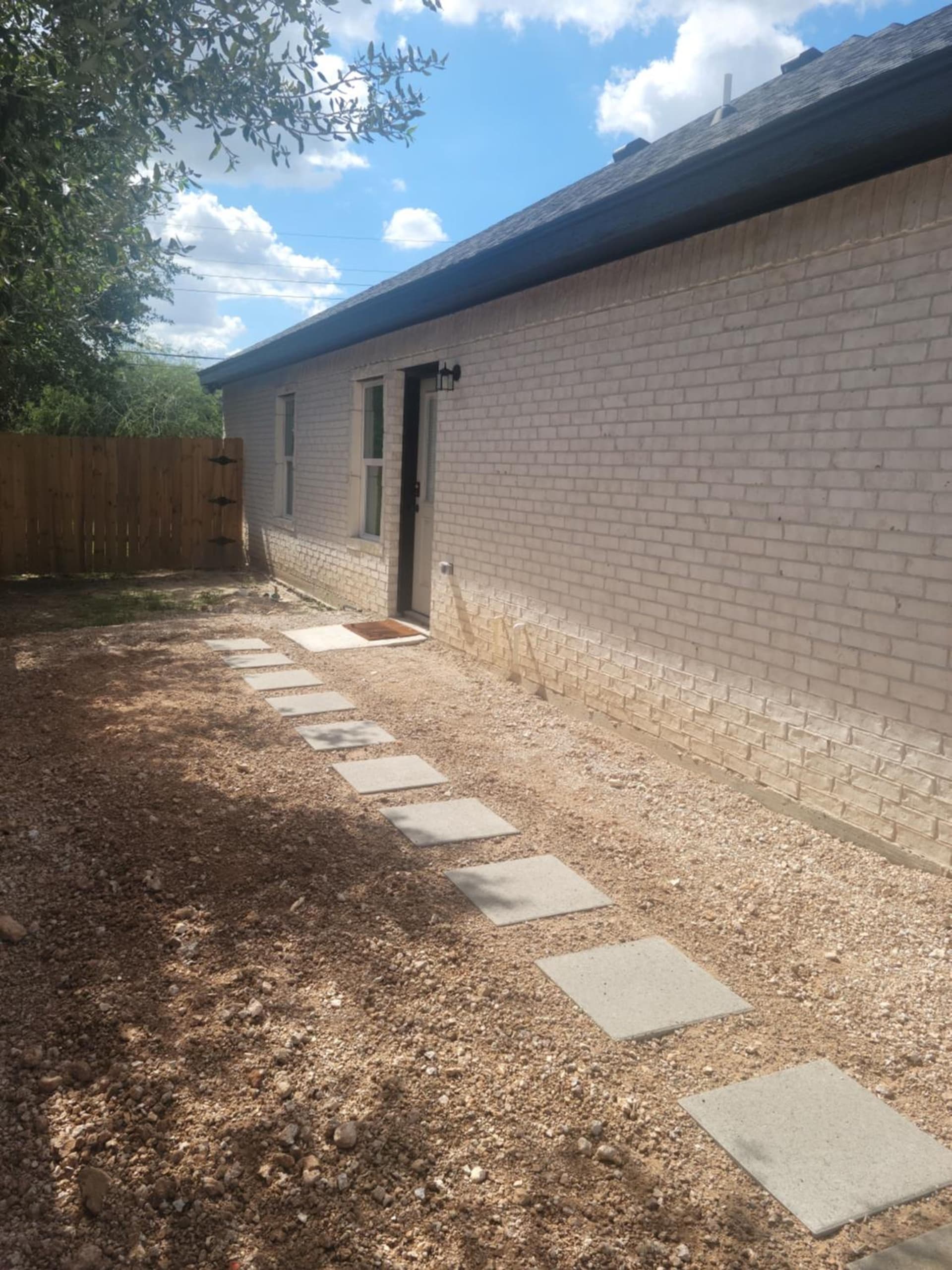 1 Bedroom suite close to Bert Ogden arena gallery photo in Edinburg, TX — image 10