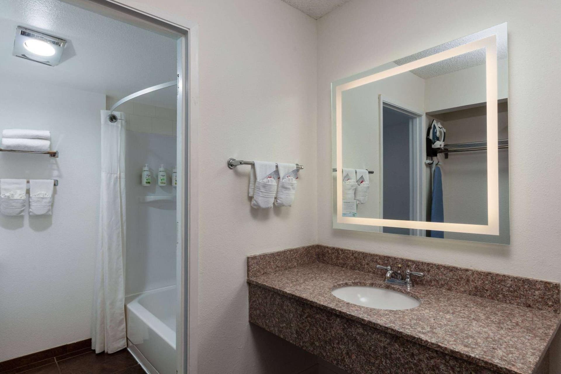Ramada by Wyndham Spokane Airport gallery photo in Spokane, WA — image 52