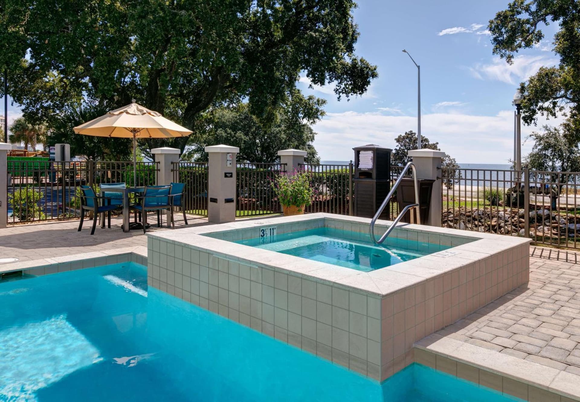 Hampton Inn Biloxi Beach Boulevard gallery photo in Biloxi, MS — image 31