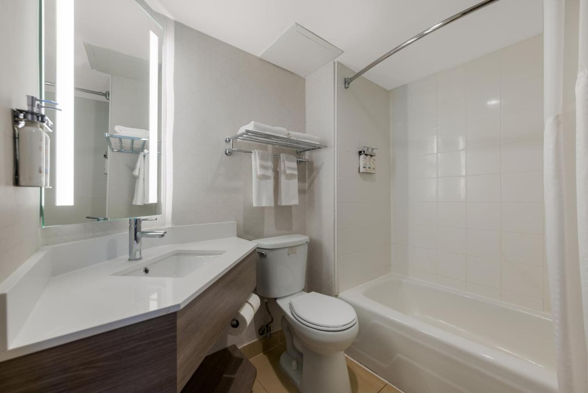 Holiday Inn Express Hotels- Hampton by IHG gallery photo in Hampton, VA — image 4