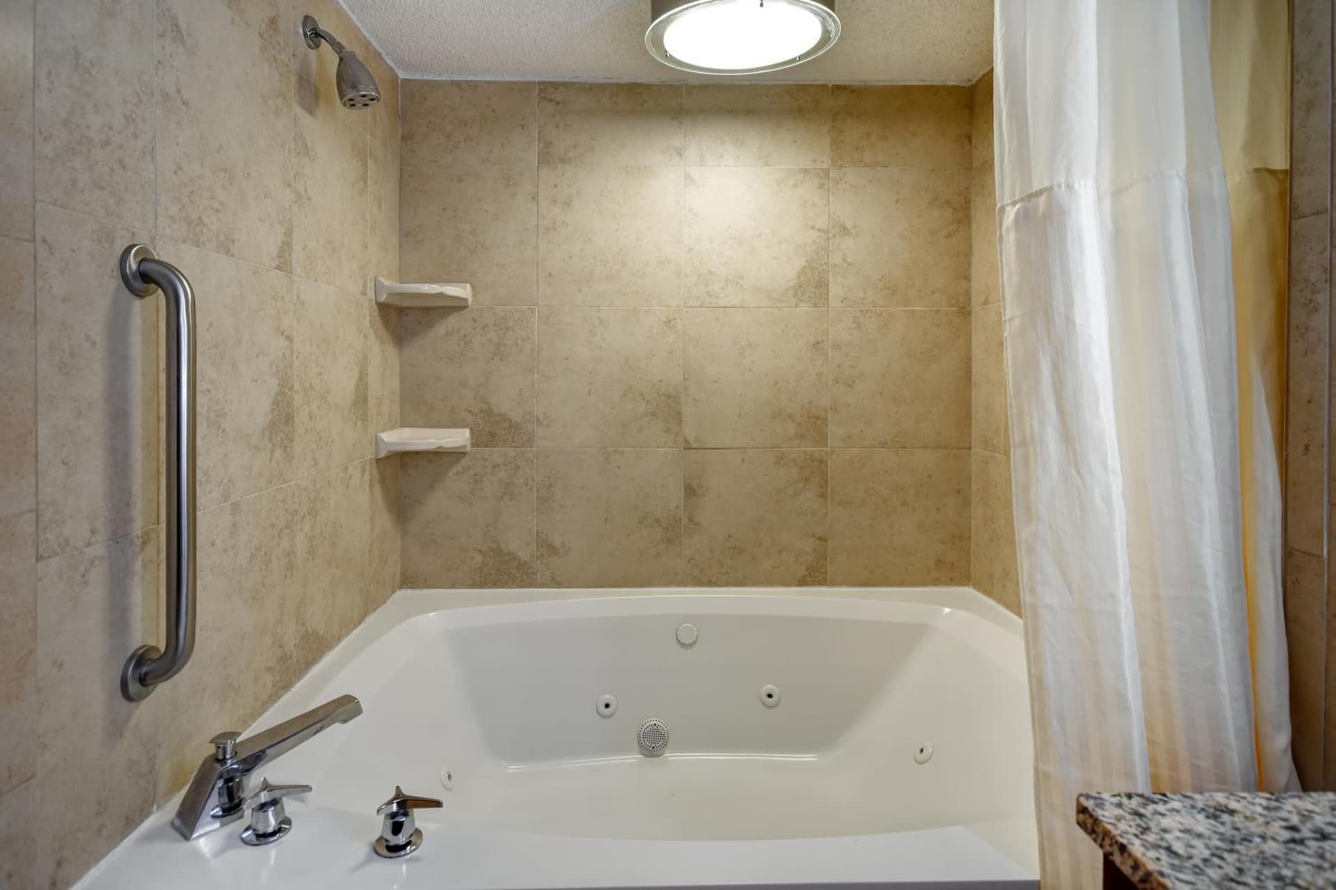 DoubleTree by Hilton Hotel Augusta gallery photo in Augusta, GA — image 17