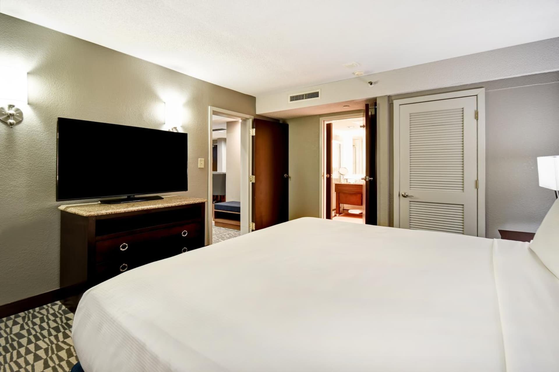 DoubleTree by Hilton Hotel Augusta gallery photo in Augusta, GA — image 14