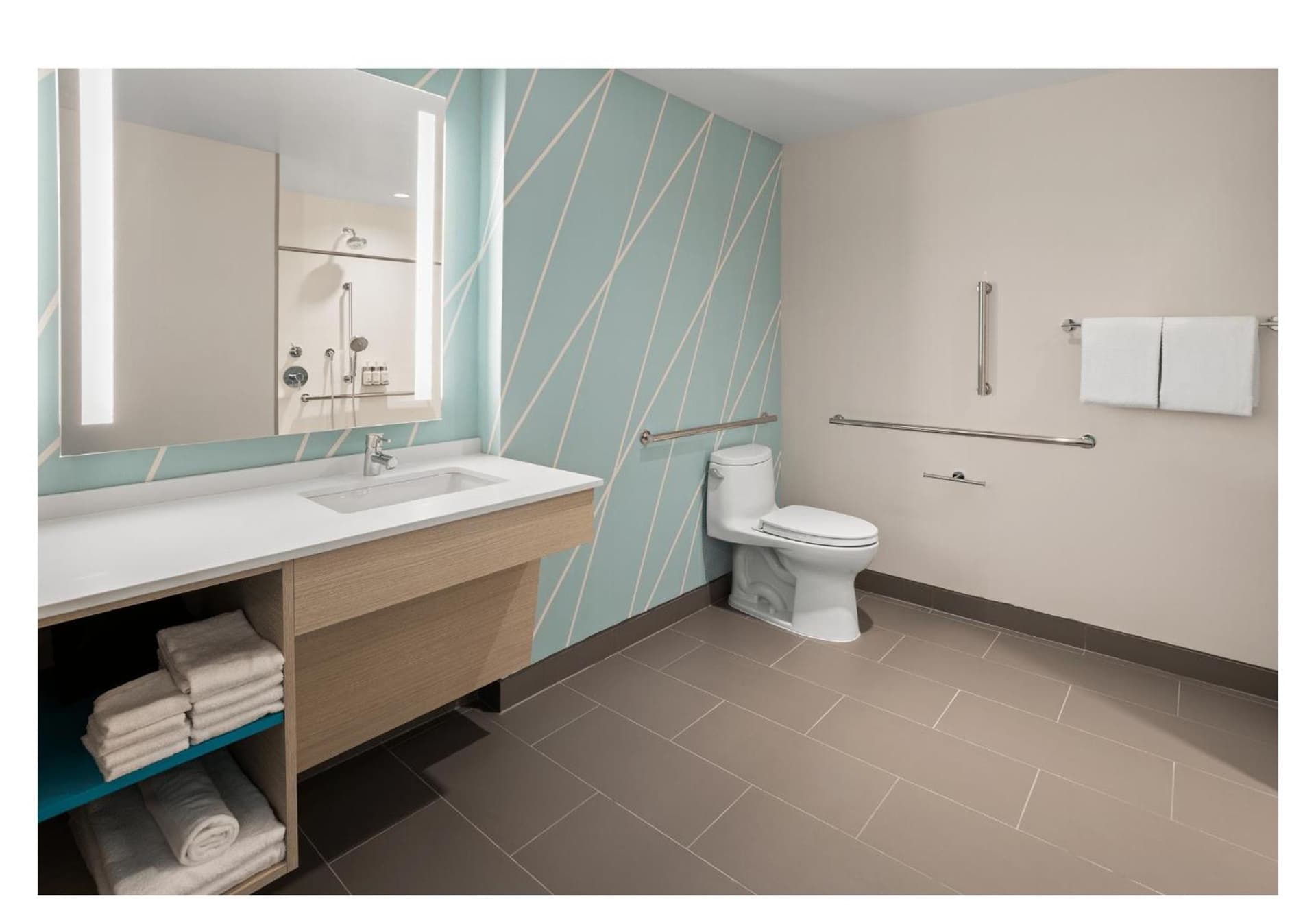 avid hotels - Brooklyn Dyker Heights by IHG gallery photo in Brooklyn, NY — image 10