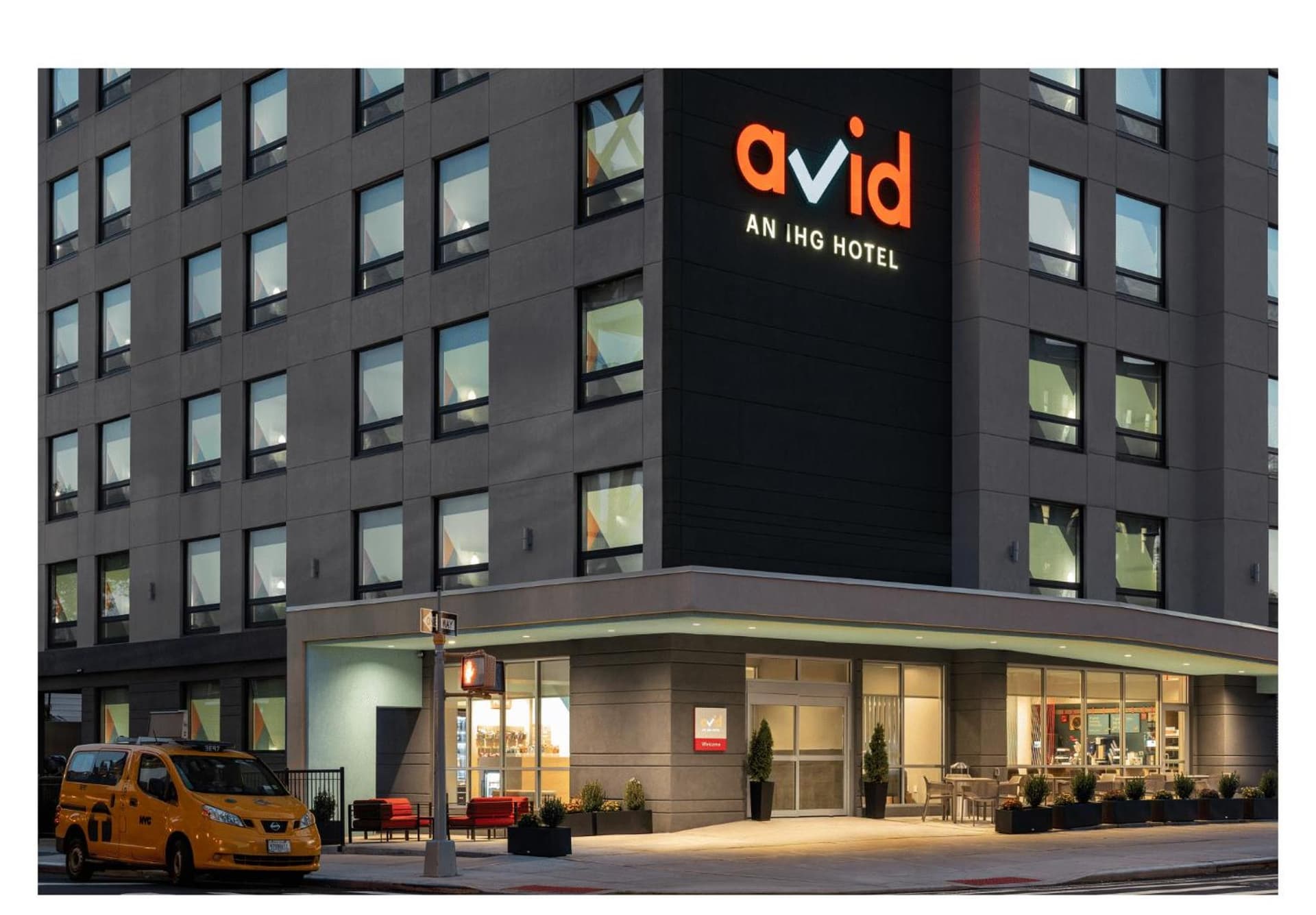avid hotels - Brooklyn Dyker Heights by IHG interior in Brooklyn, NY — gallery photo 2