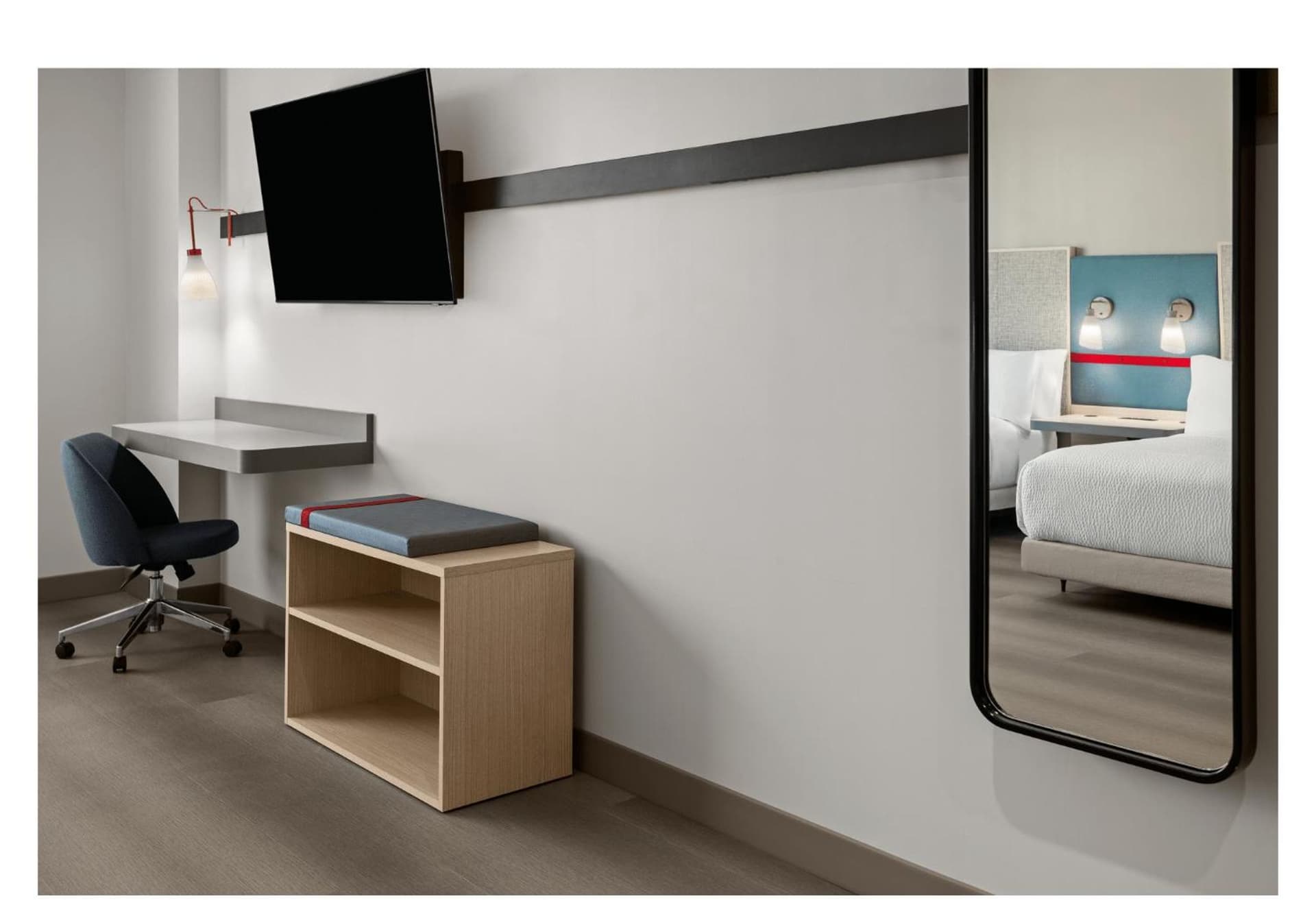 avid hotels - Brooklyn Dyker Heights by IHG gallery photo in Brooklyn, NY — image 8