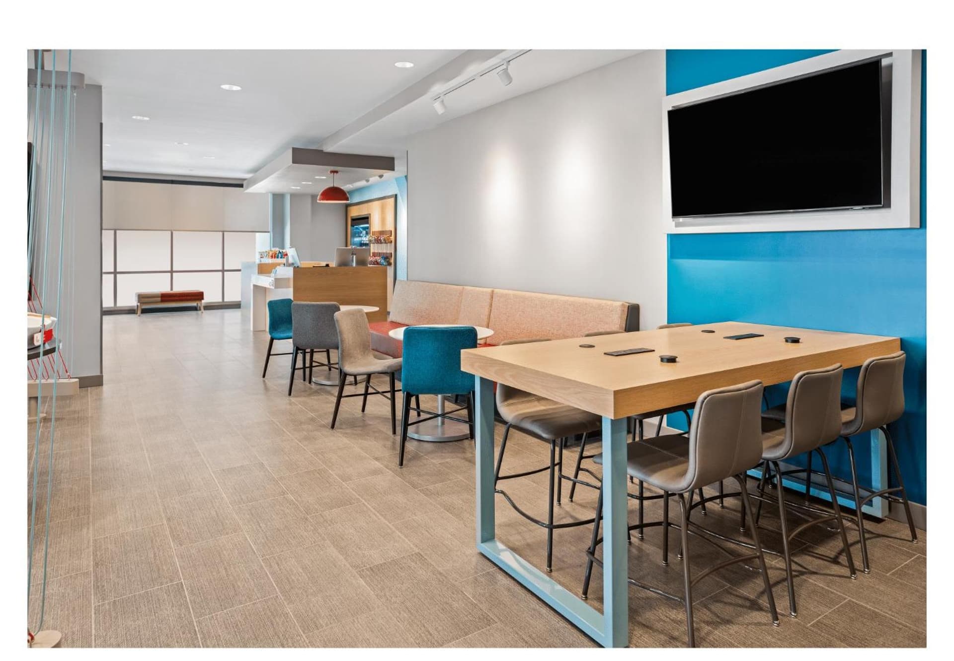 avid hotels - Brooklyn Dyker Heights by IHG gallery photo in Brooklyn, NY — image 11