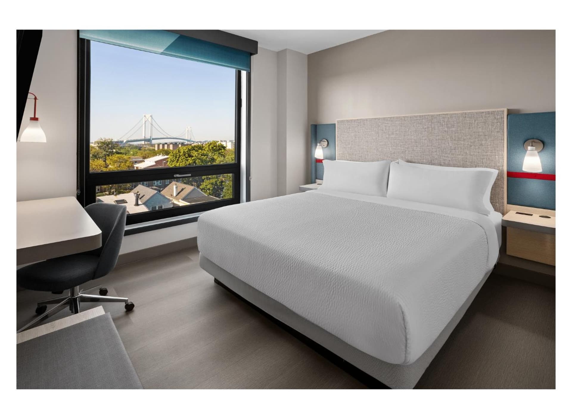 avid hotels - Brooklyn Dyker Heights by IHG gallery photo in Brooklyn, NY — image 12