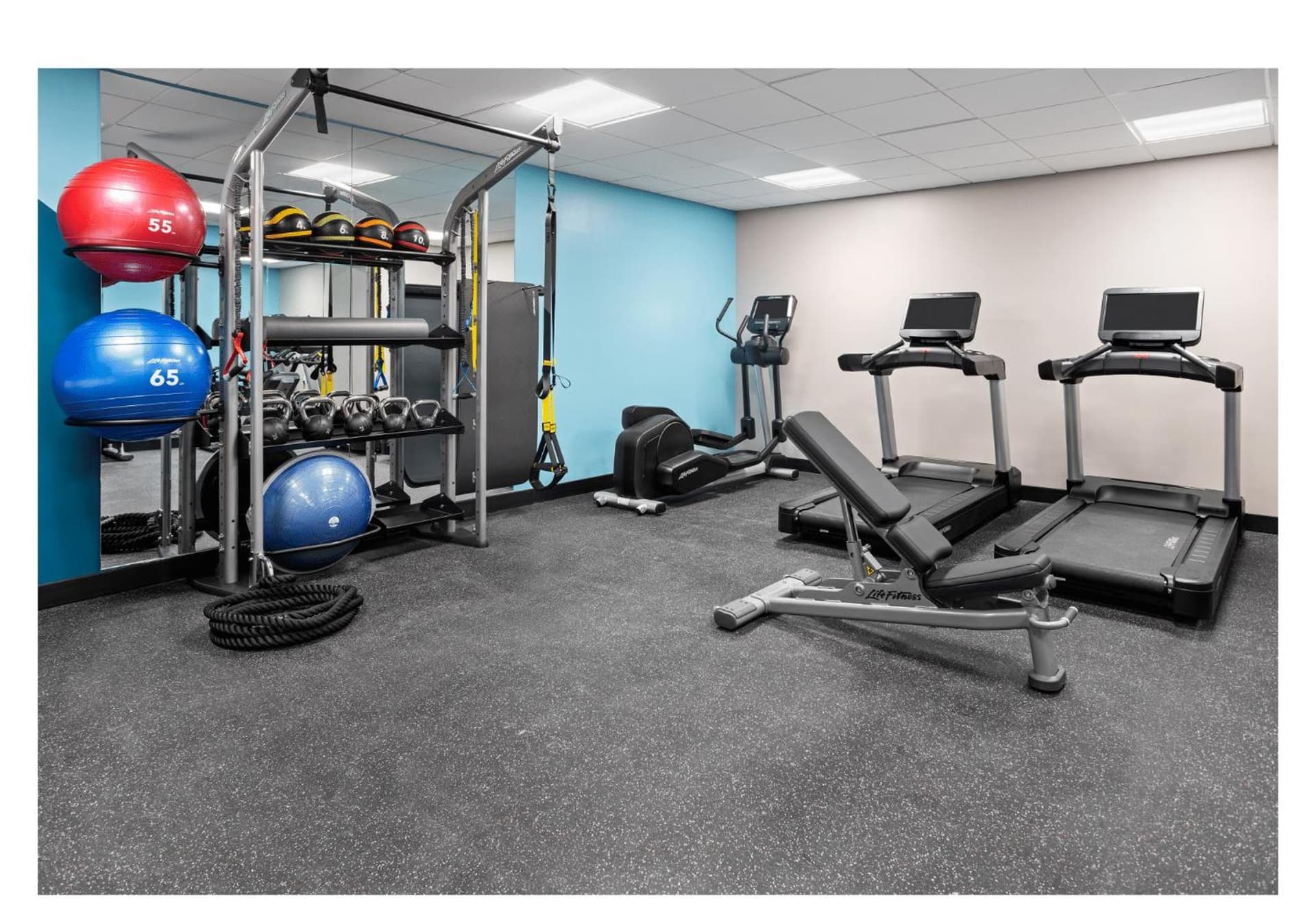avid hotels - Brooklyn Dyker Heights by IHG gallery photo in Brooklyn, NY — image 32