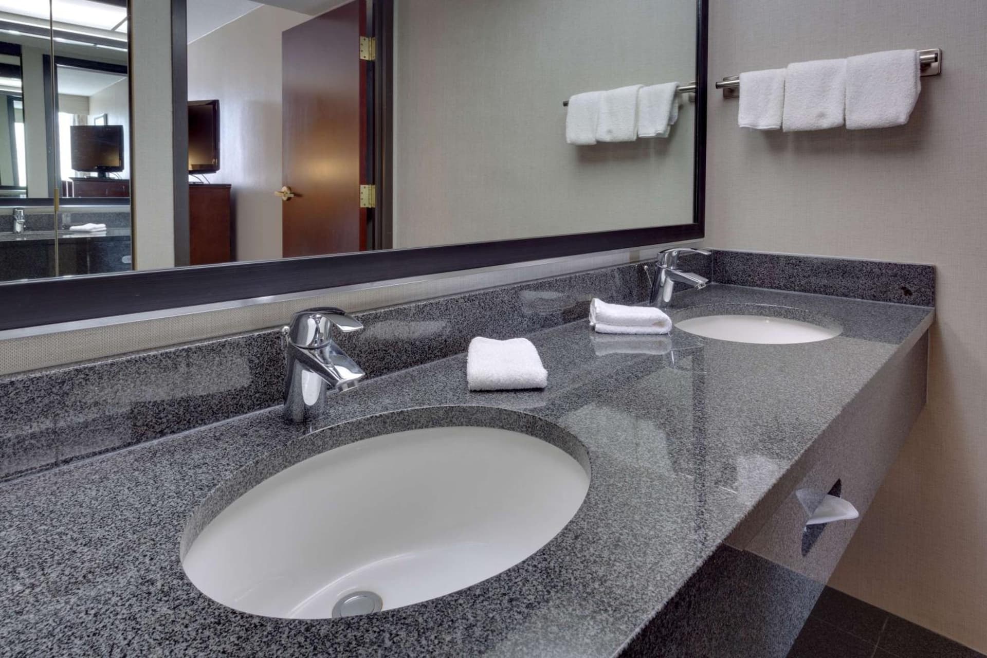 Drury Inn & Suites Overland Park gallery photo in Overland Park, KS — image 44