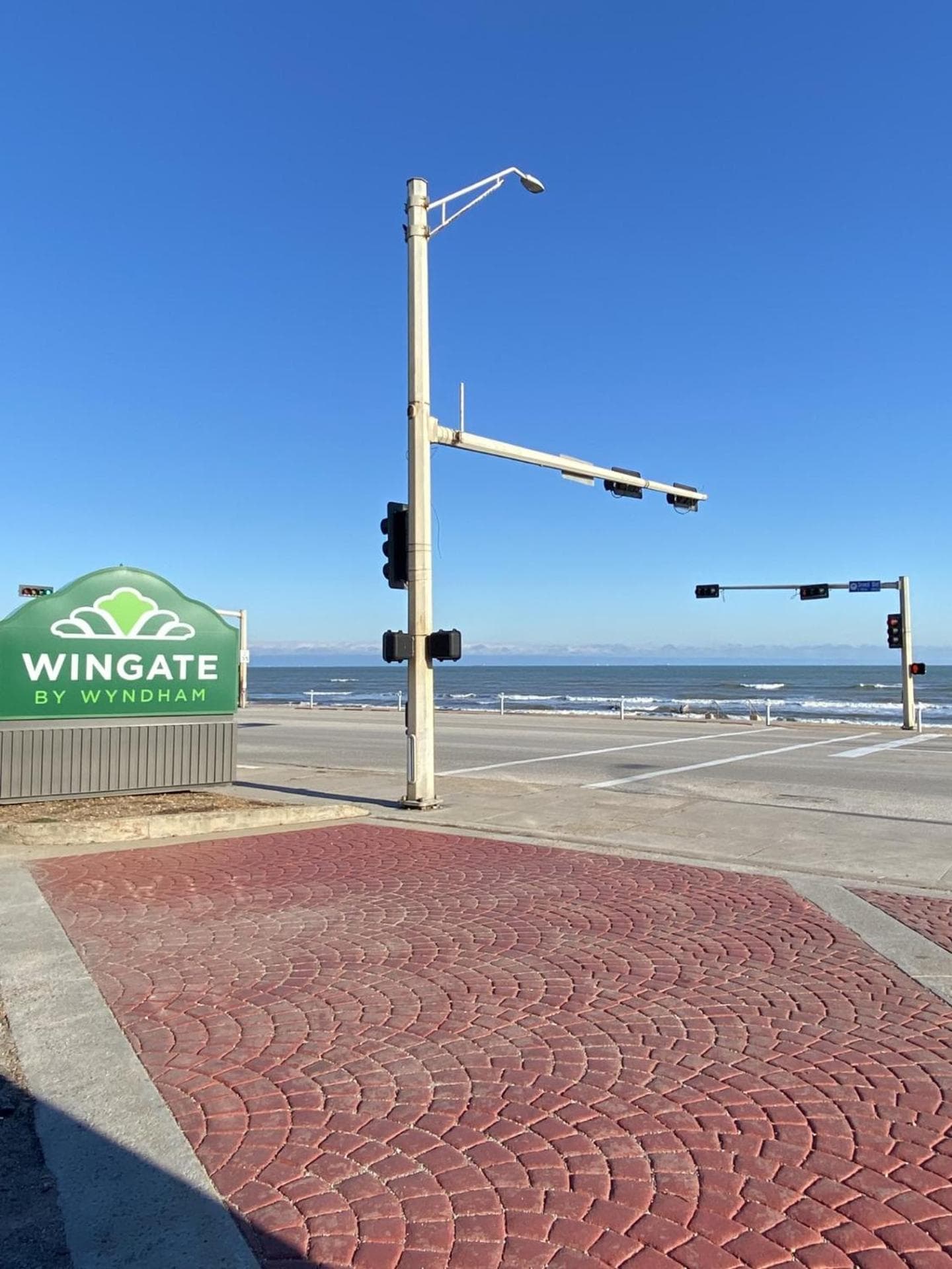 Wingate by Wyndham Galveston Beachfront at the Seawall gallery photo in Galveston, TX — image 4