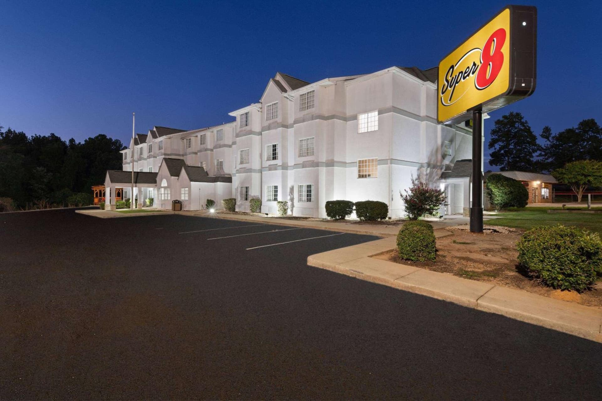 Super 8 by Wyndham Harbison/Parkridge Hospital gallery photo in Columbia, SC — image 11