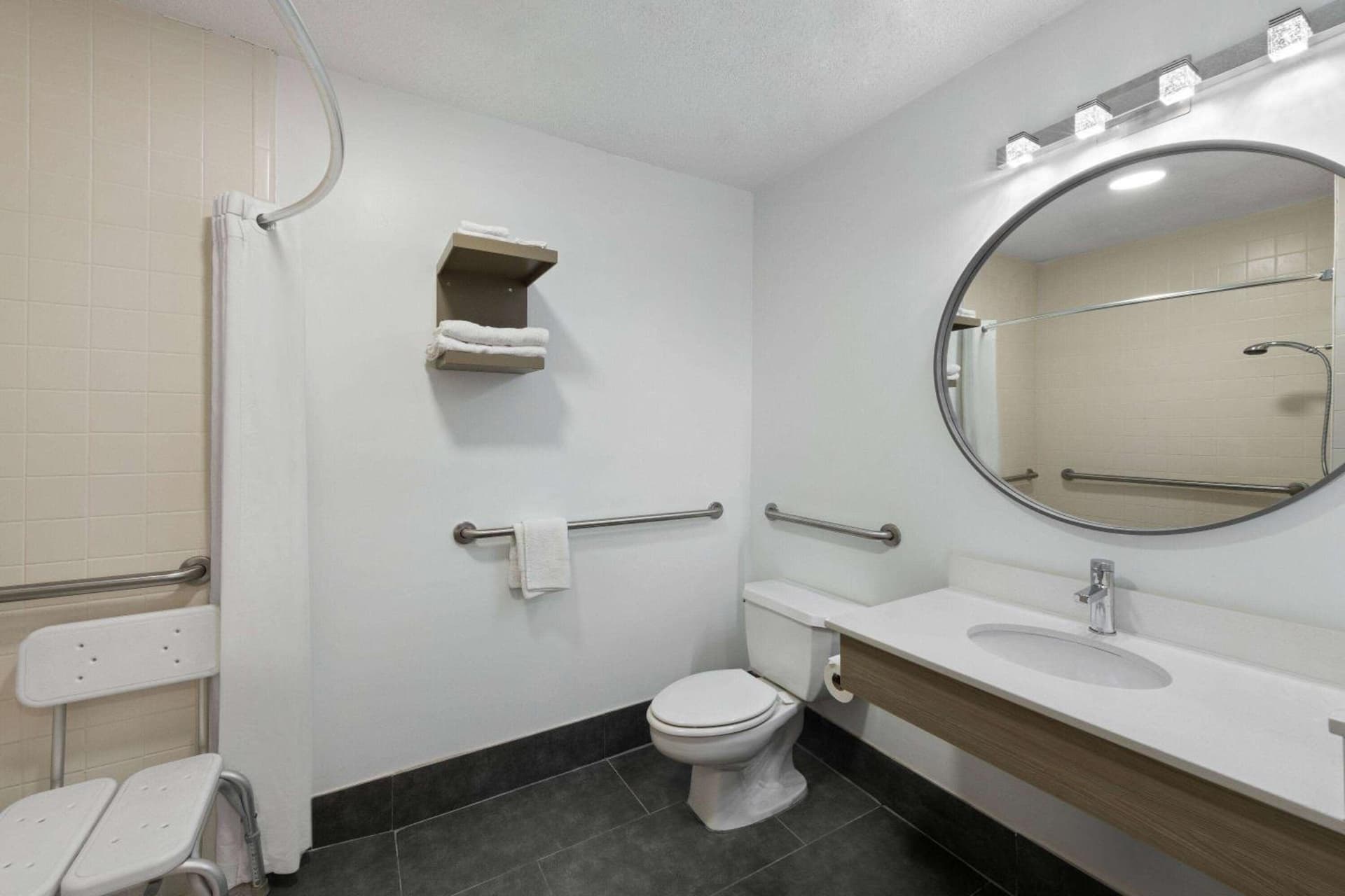 Super 8 by Wyndham Harbison/Parkridge Hospital gallery photo in Columbia, SC — image 9