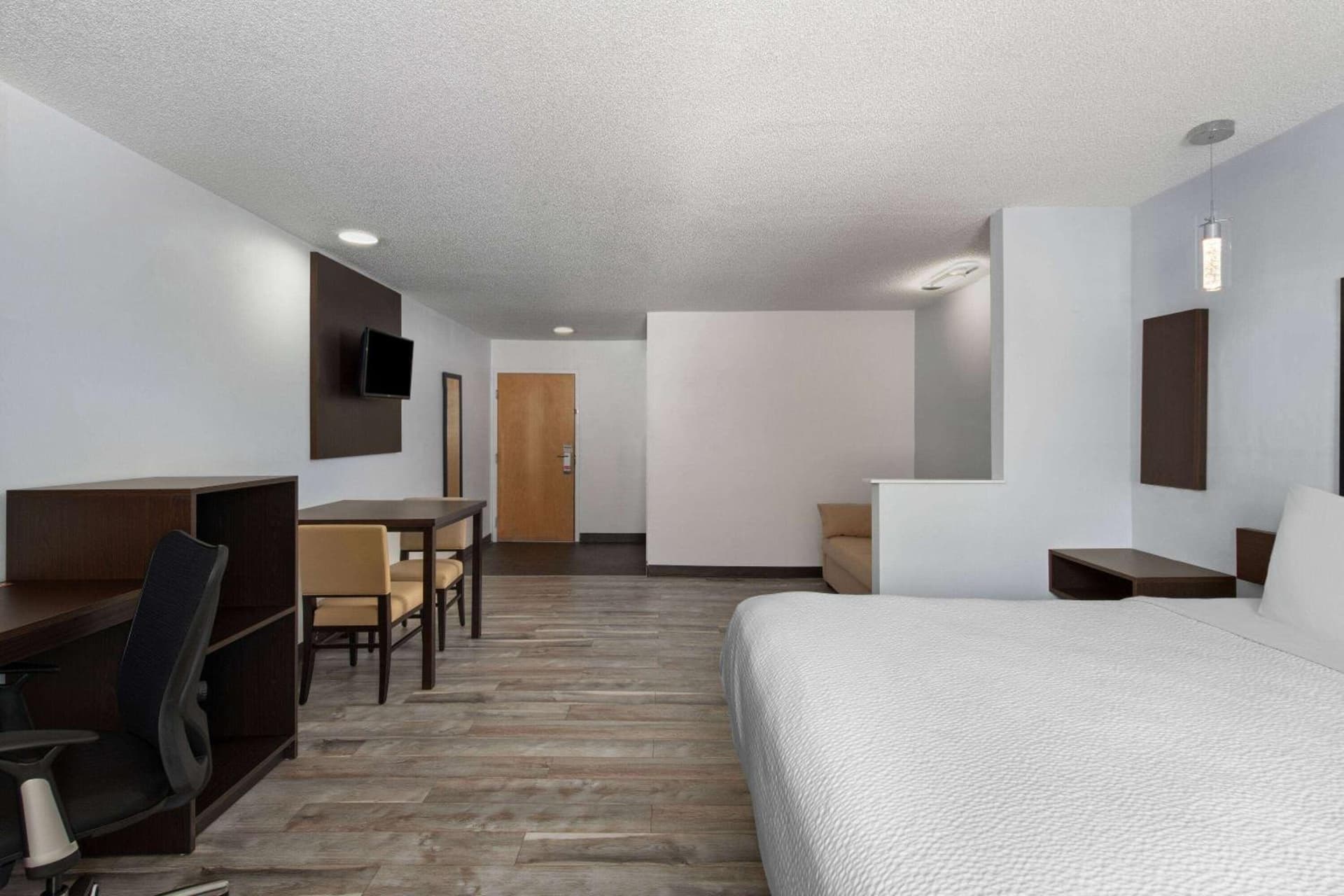 Super 8 by Wyndham Harbison/Parkridge Hospital gallery photo in Columbia, SC — image 15
