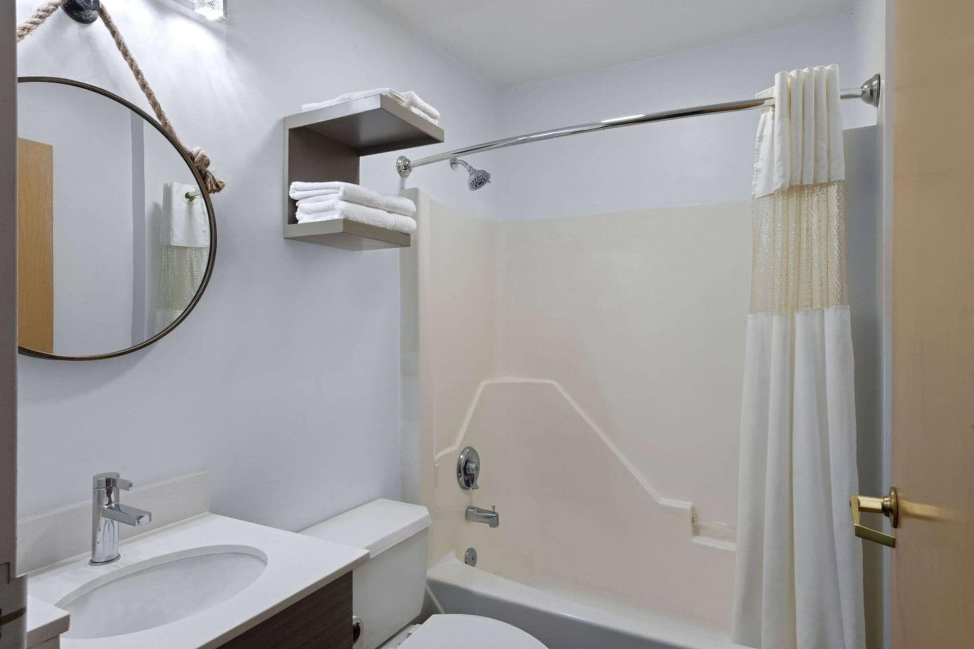 Super 8 by Wyndham Harbison/Parkridge Hospital gallery photo in Columbia, SC — image 20