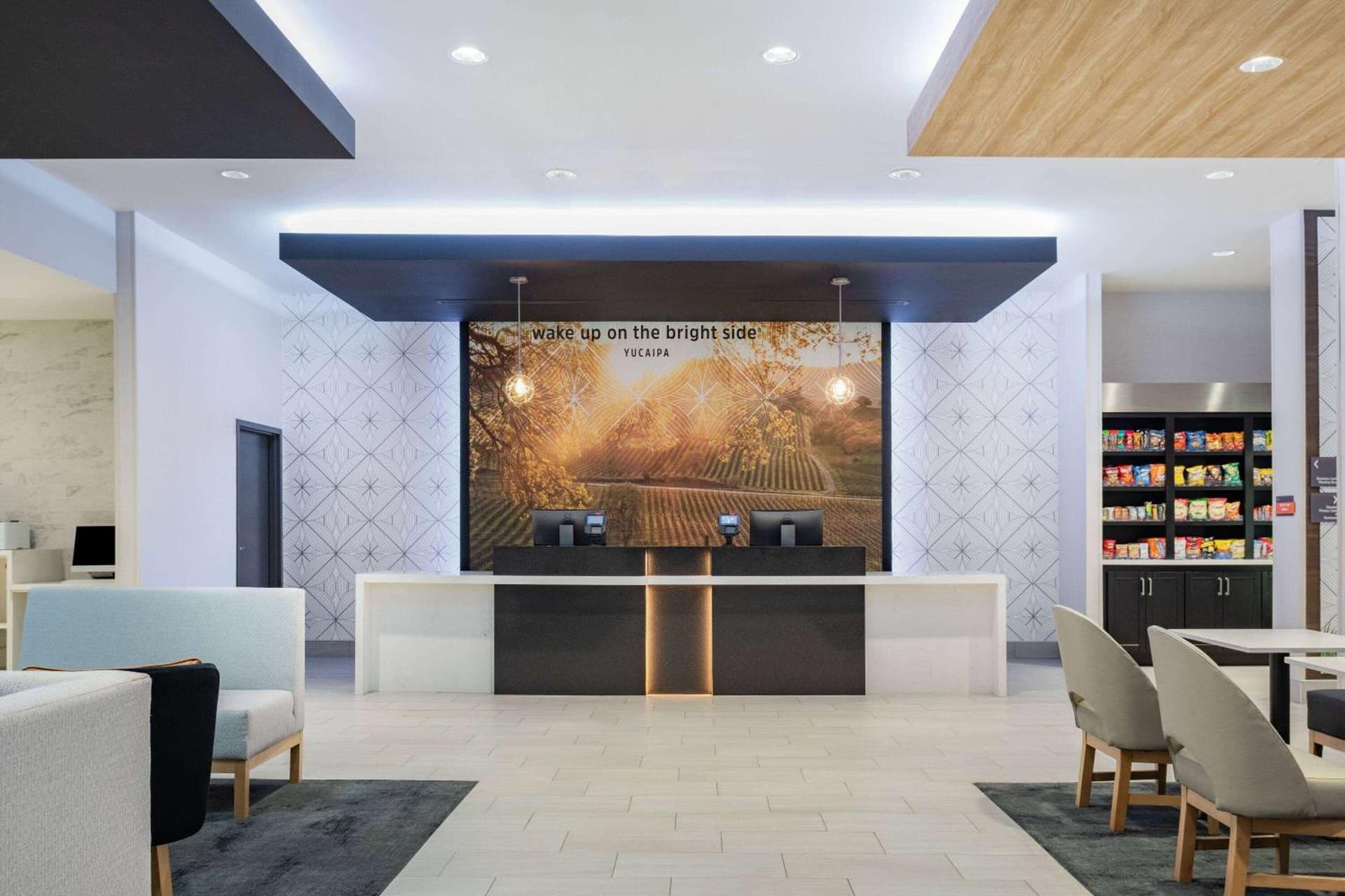 La Quinta Inn & Suites by Wyndham Yucaipa property views in Yucaipa, CA — gallery photo 3
