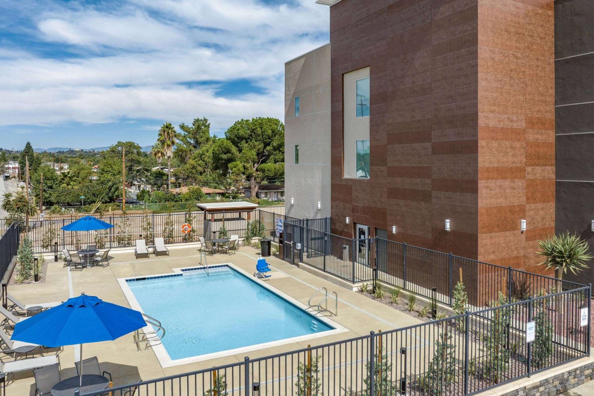 La Quinta Inn & Suites by Wyndham Yucaipa gallery photo in Yucaipa, CA — image 13