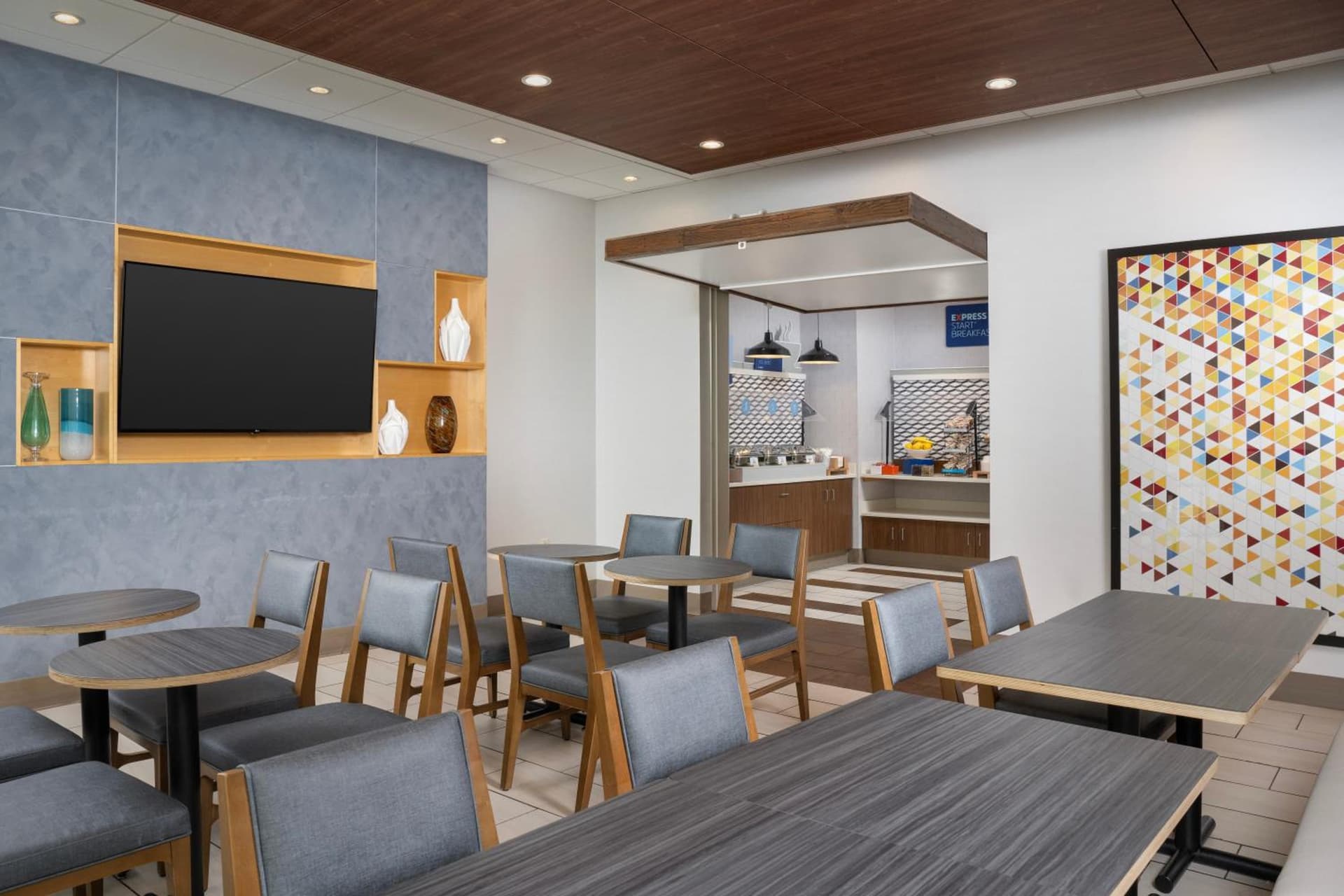 Holiday Inn Express & Suites Pittsburgh North Shore by IHG gallery photo in Pittsburgh, PA — image 73