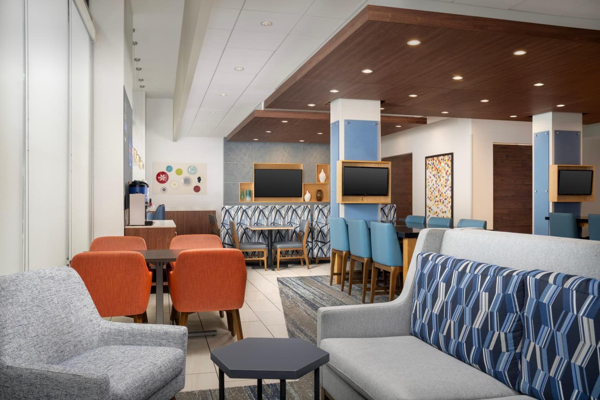 Holiday Inn Express & Suites Pittsburgh North Shore by IHG gallery photo in Pittsburgh, PA — image 9