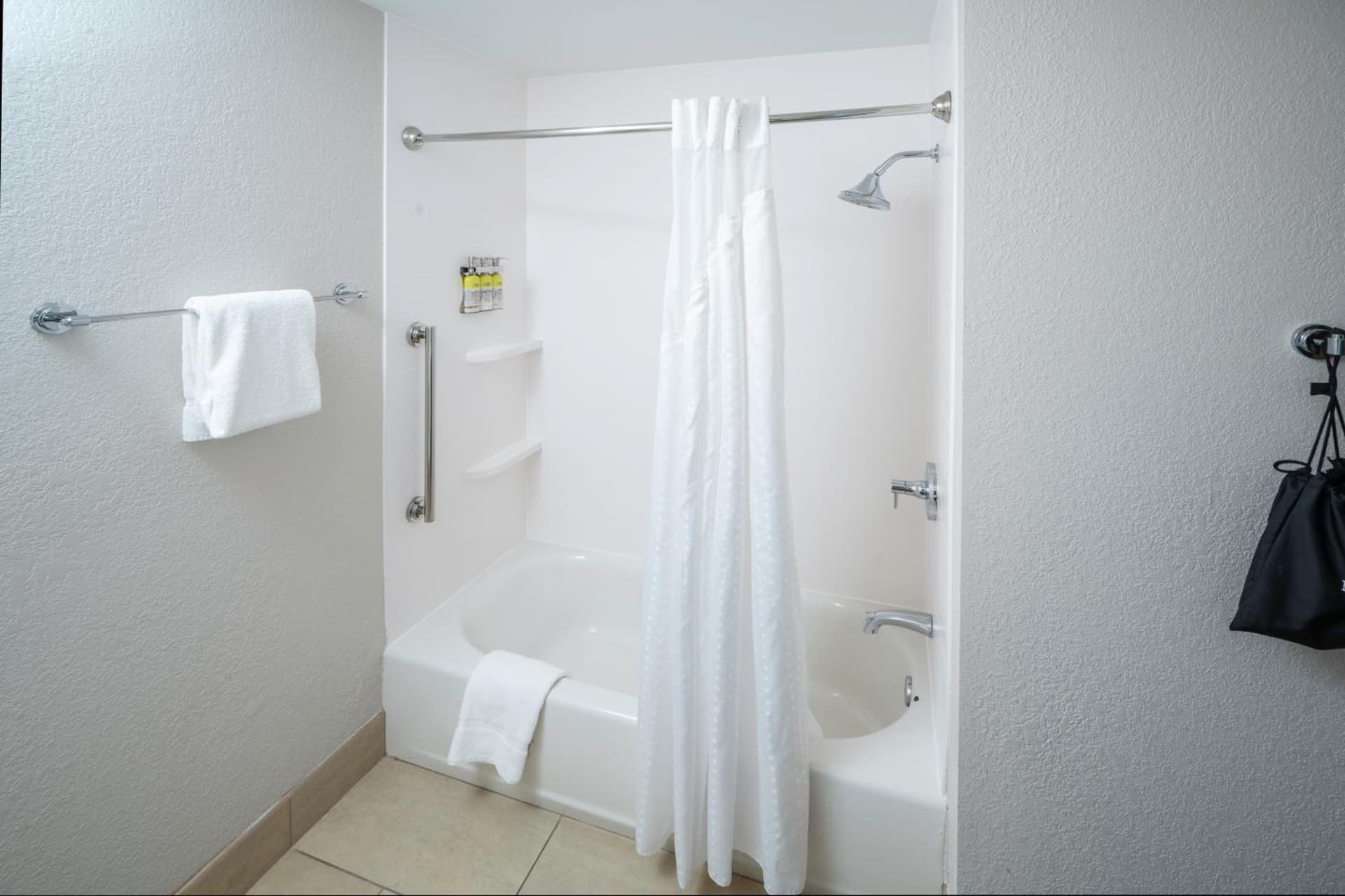 Holiday Inn Express & Suites - Florence - Cincinnati Airport by IHG gallery photo in Florence, KY — image 9