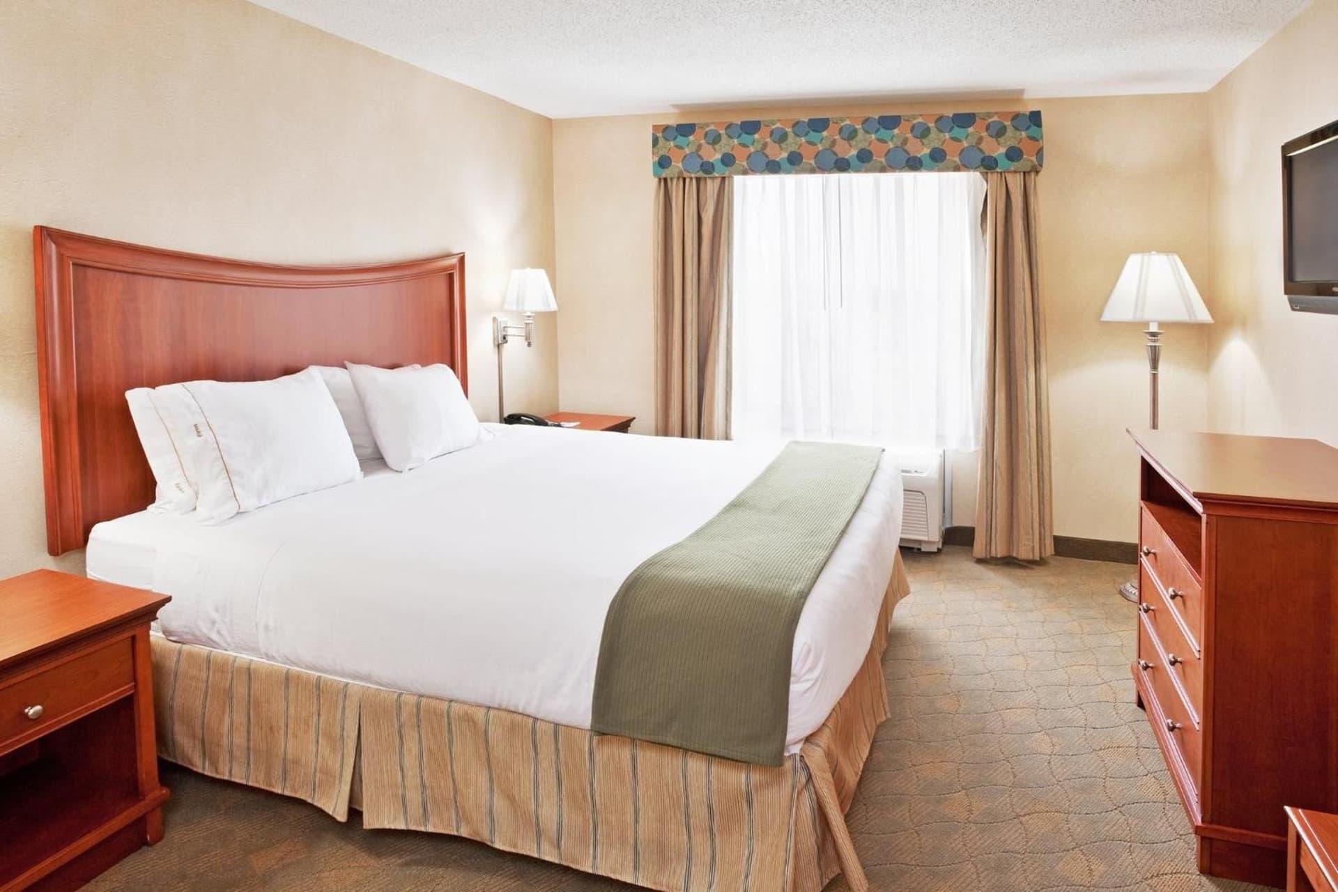 Holiday Inn Express Hotel & Suites Auburn Hills by IHG gallery photo in Auburn Hills, MI — image 11